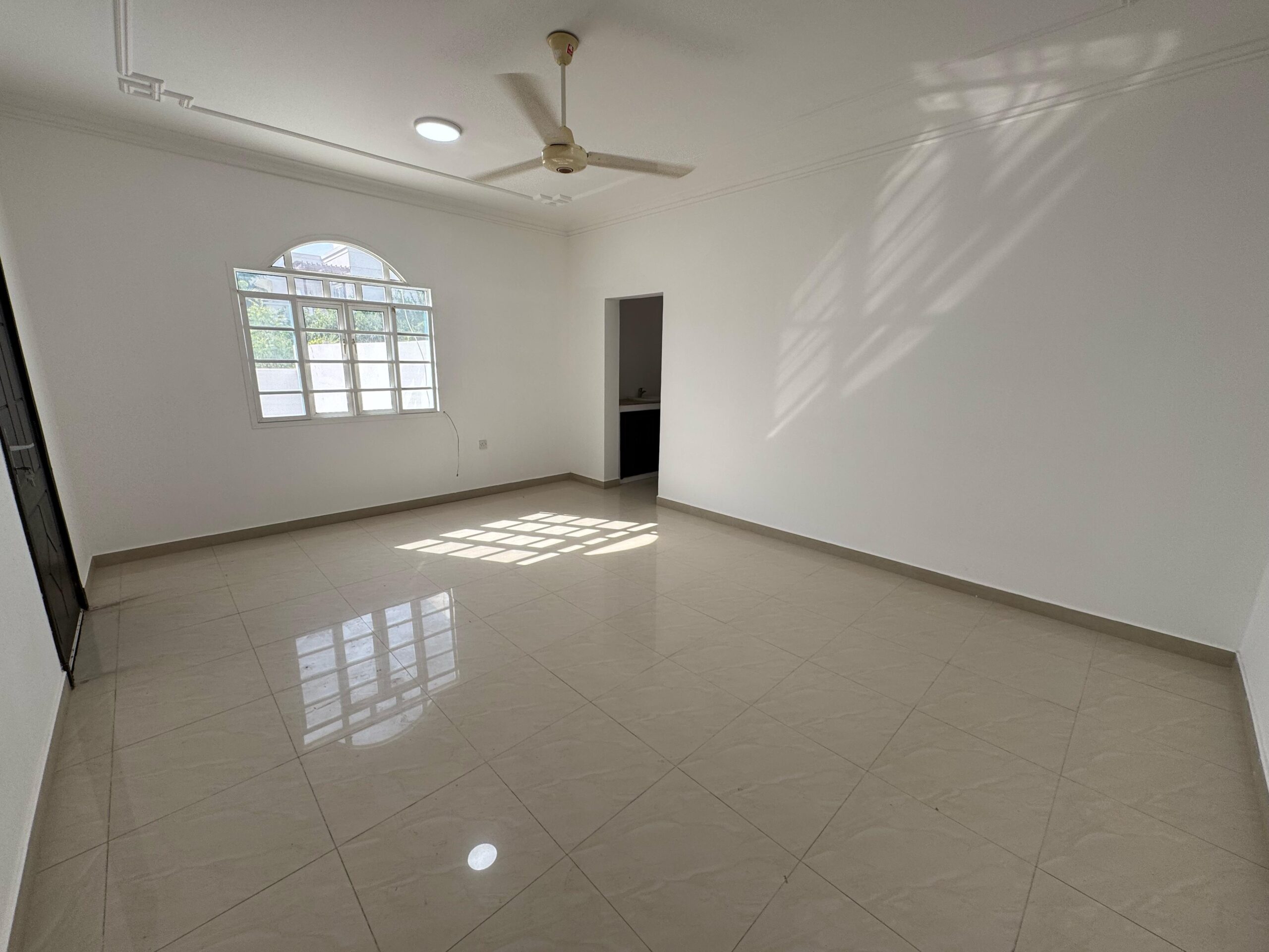 Al Khoud 出租 5 臥室別墅 | 每月 OMR 500 | Tamlik Oman thumbnail 3