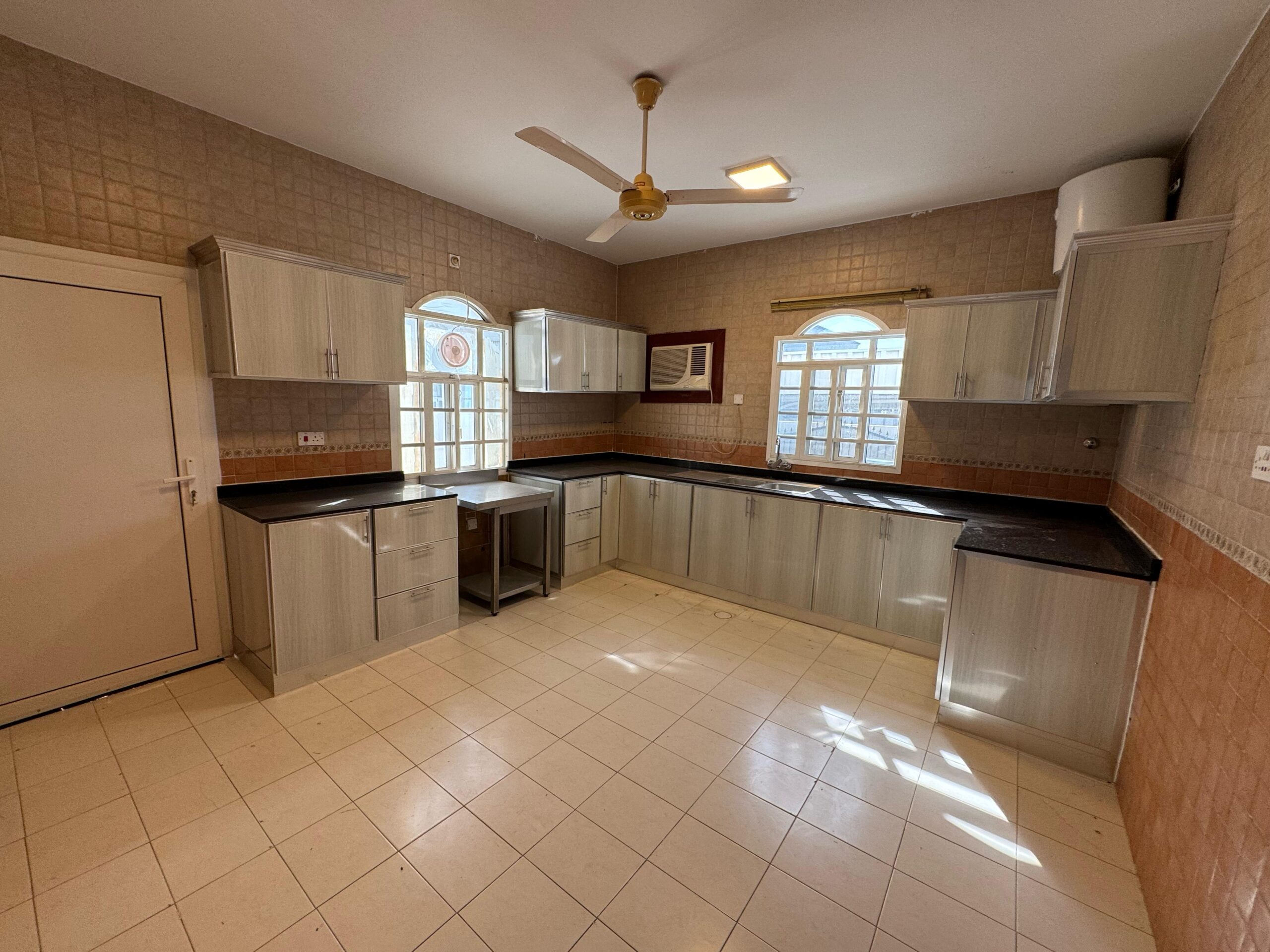 Al Khoud 出租 5 臥室別墅 | 每月 OMR 500 | Tamlik Oman thumbnail 4