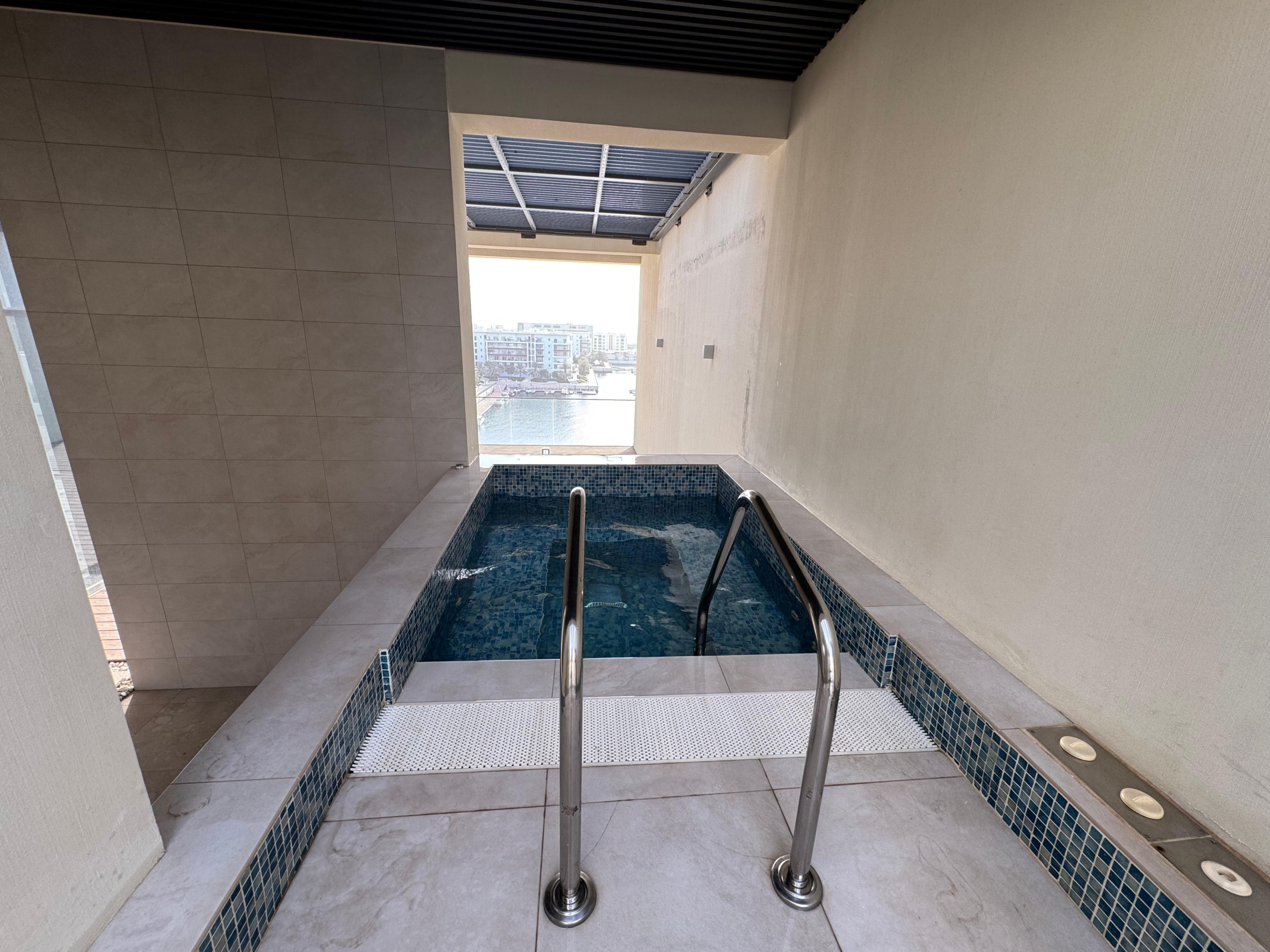 پنت‌هاوس ۴-خوابه برای اجاره در الموج | OMR 3,500/ماه | مالکیت آزاد عمان thumbnail 11