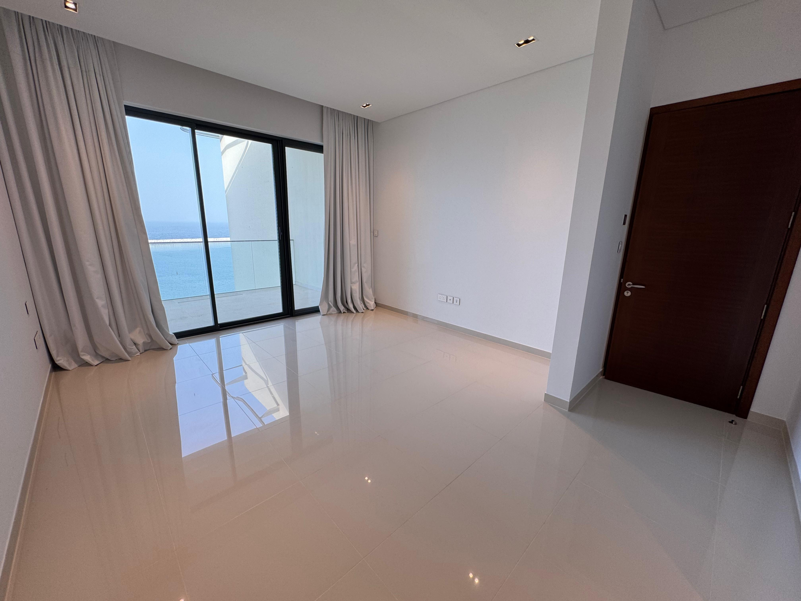 پنت‌هاوس ۴-خوابه برای اجاره در الموج | OMR 3,500/ماه | مالکیت آزاد عمان thumbnail 12