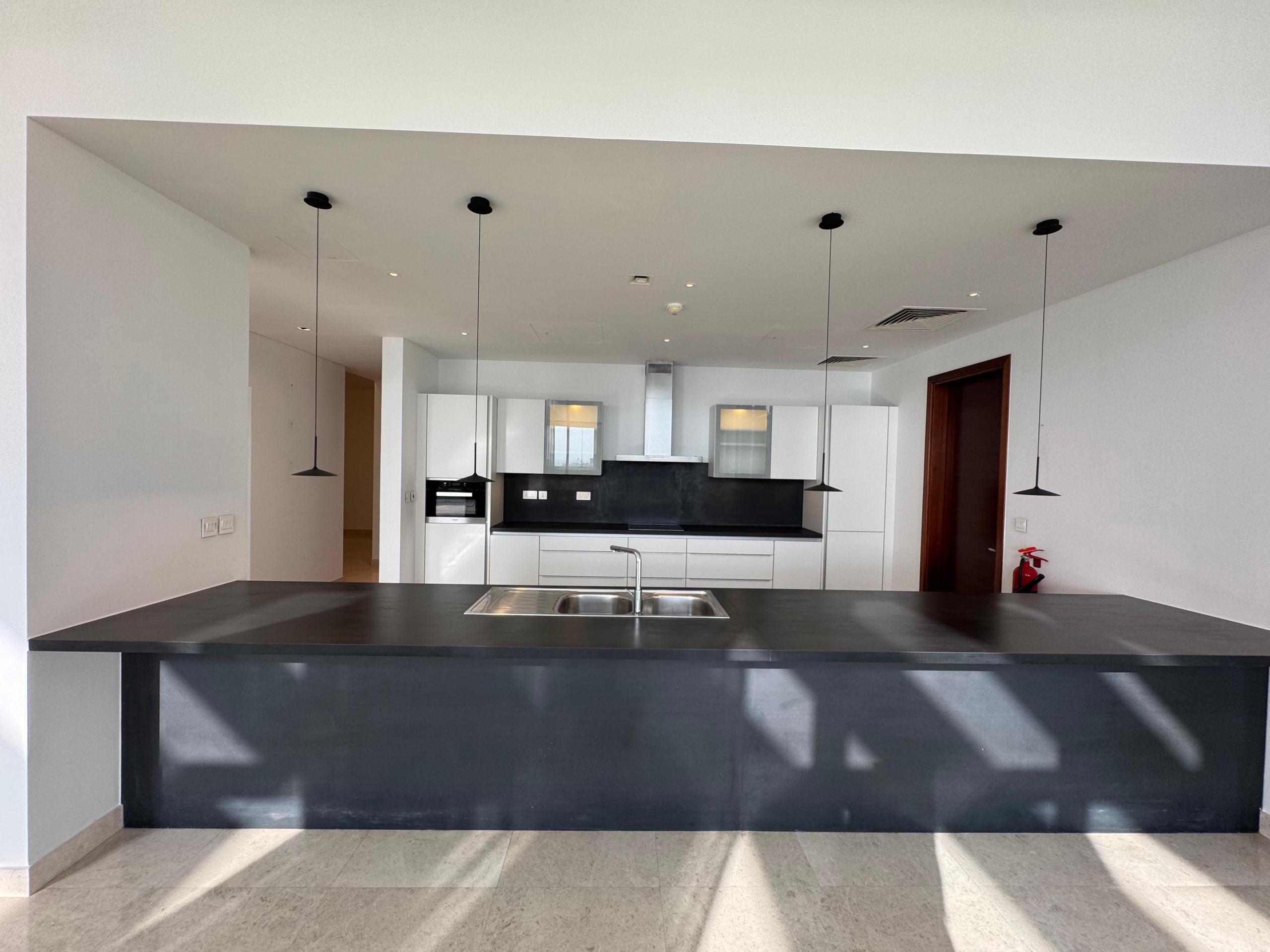 پنت‌هاوس ۴-خوابه برای اجاره در الموج | OMR 3,500/ماه | مالکیت آزاد عمان thumbnail 4