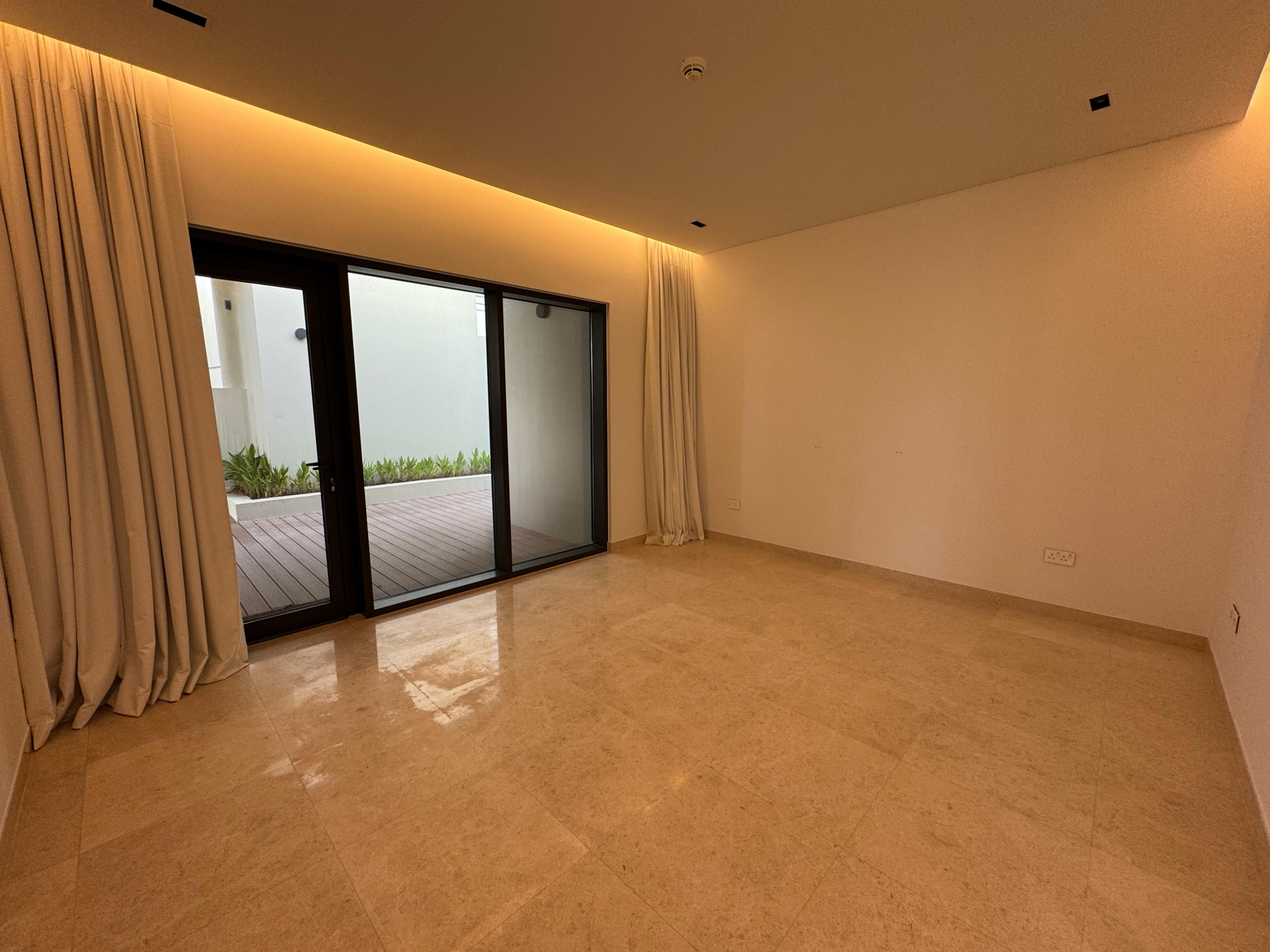 پنت‌هاوس ۴-خوابه برای اجاره در الموج | OMR 3,500/ماه | مالکیت آزاد عمان thumbnail 6