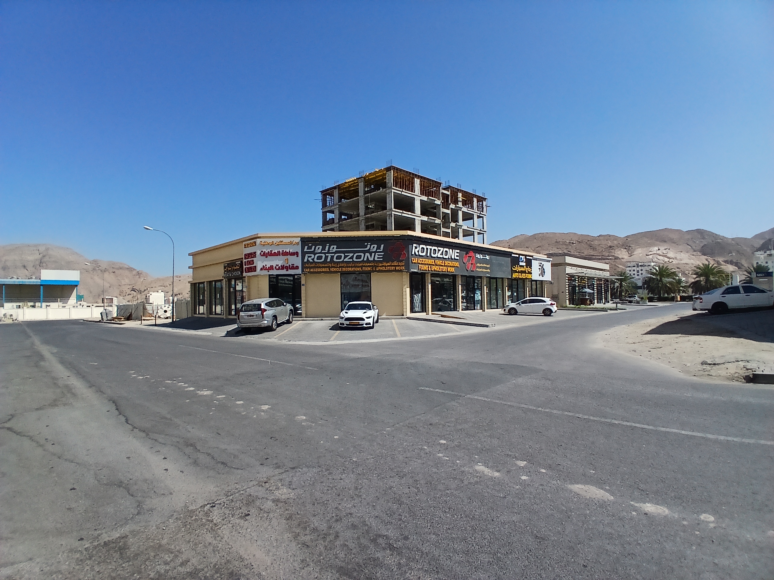 مغازه اجاره‌ای در الامرات | ۱۴ متر مربع | OMR 100/ماه | Tamlik Oman thumbnail 6