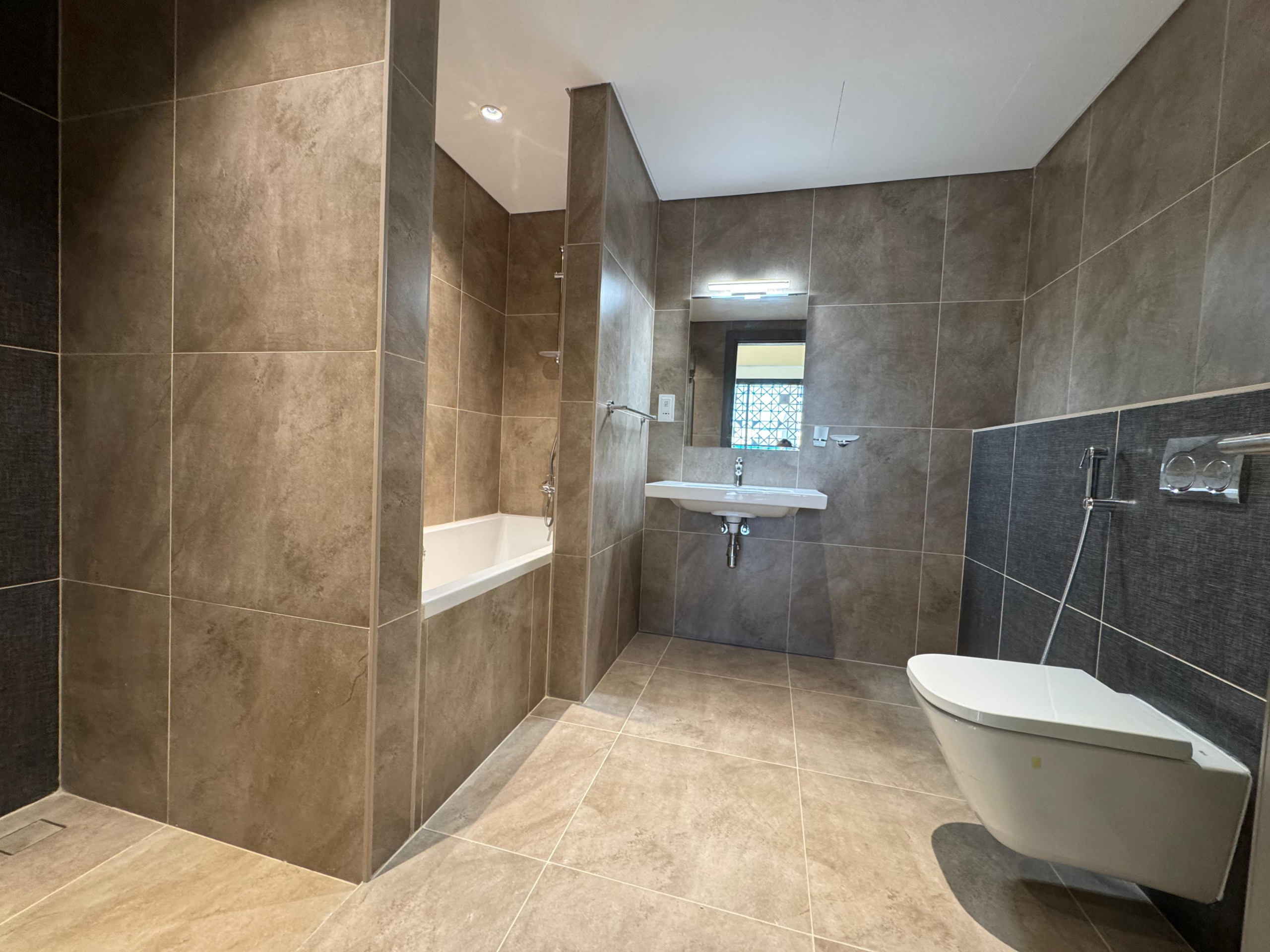 3-Bed Townhouse for Sale in Bawshar | OMR 170,000 | Tamlik Oman thumbnail 9