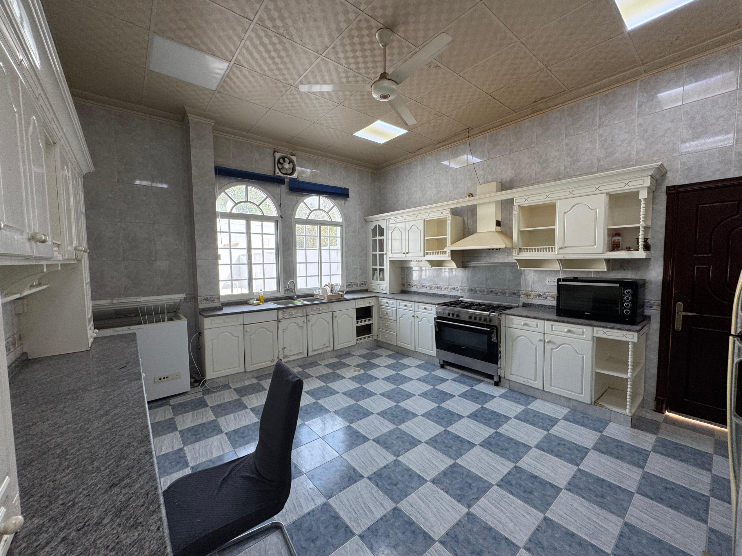 ویلا ۸ خوابه برای فروش در الخویر | OMR 260,000 | تملیک عمان thumbnail 5