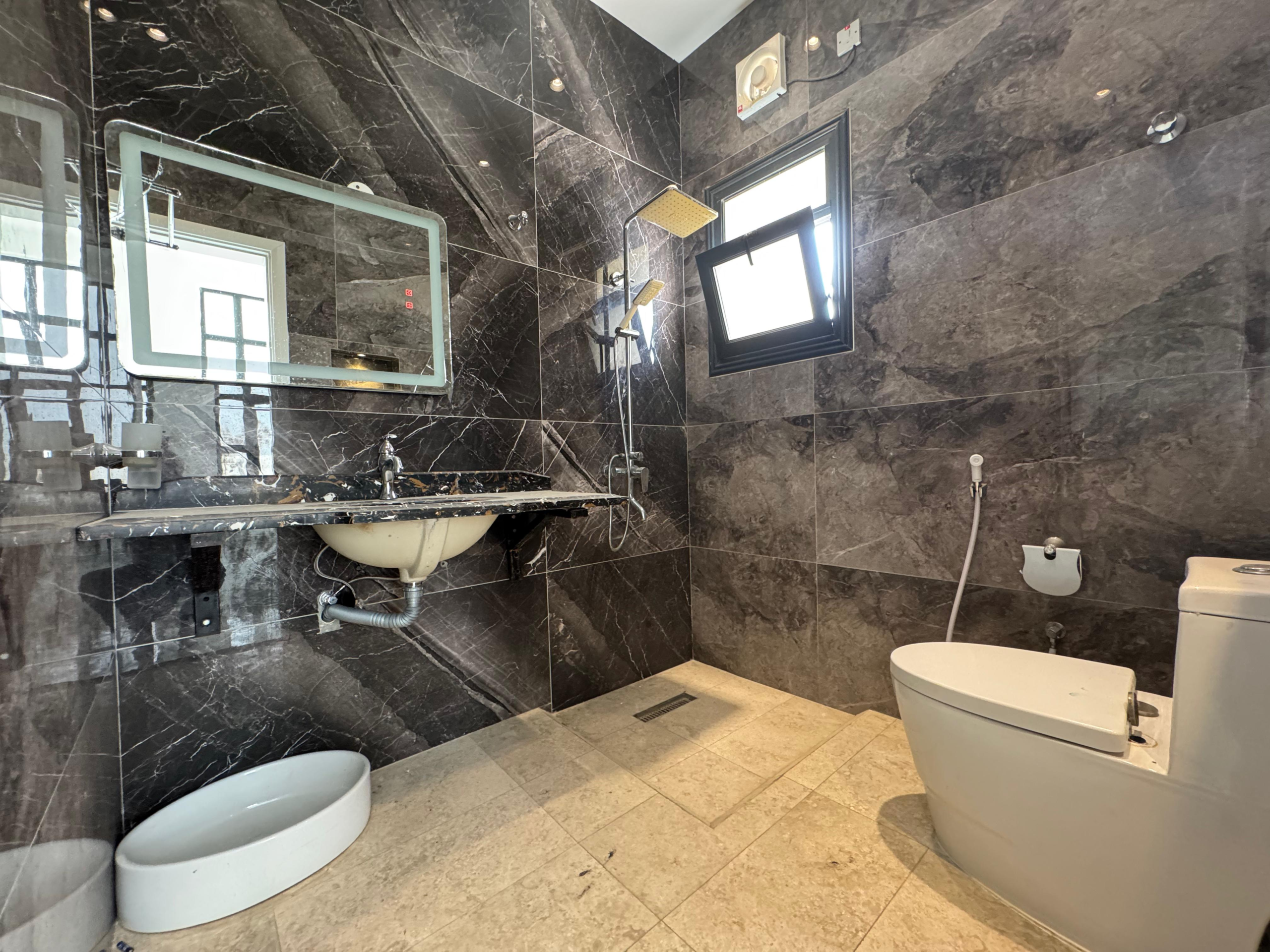 ویلای 6 خوابه برای فروش در المزیرا | OMR 170,000 | Tamlik Oman thumbnail 4