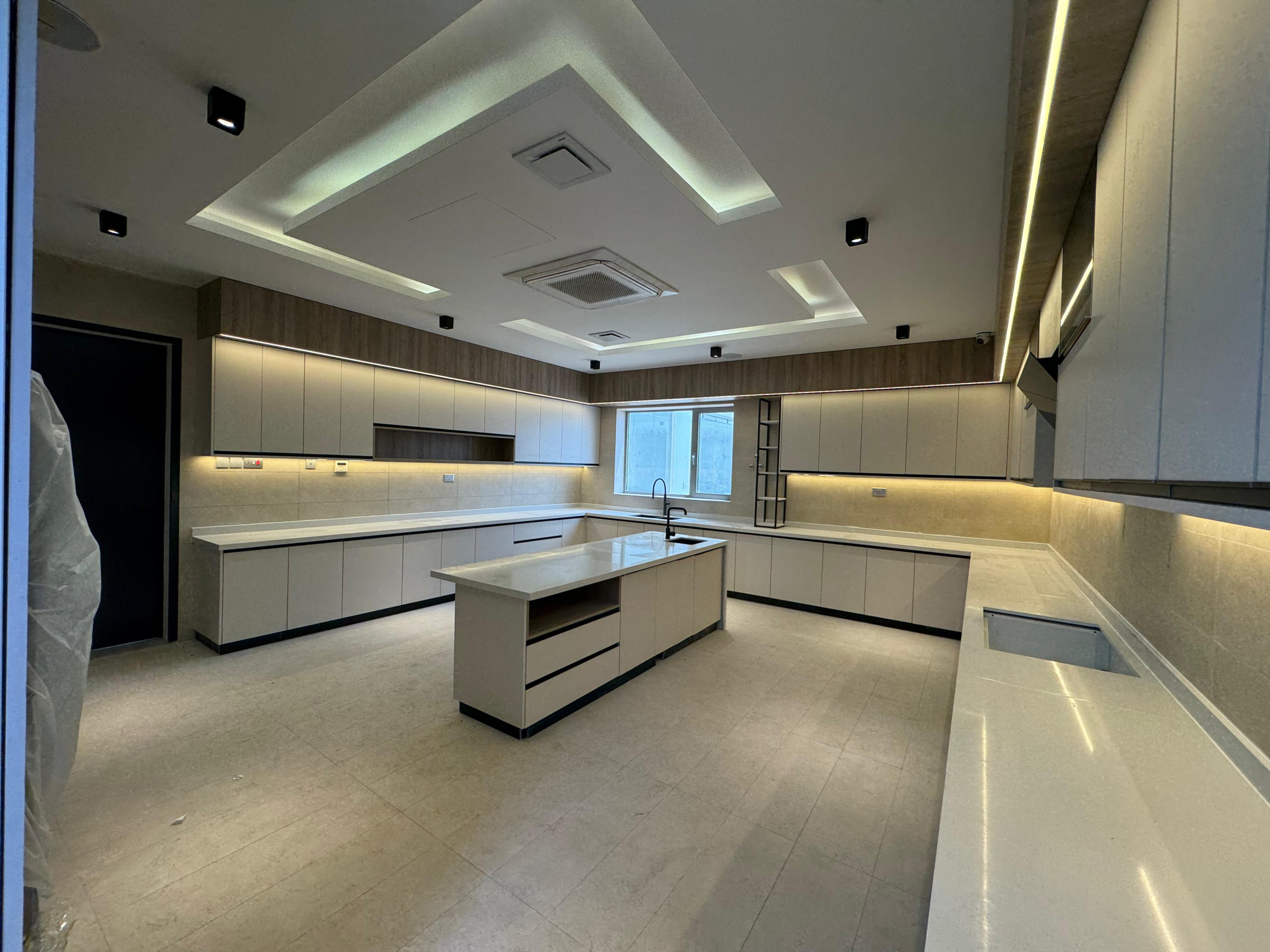 ویلا 7 خوابه برای اجاره در بوصهر | OMR 4,500/mo | مالکیت آزاد عمان thumbnail 3