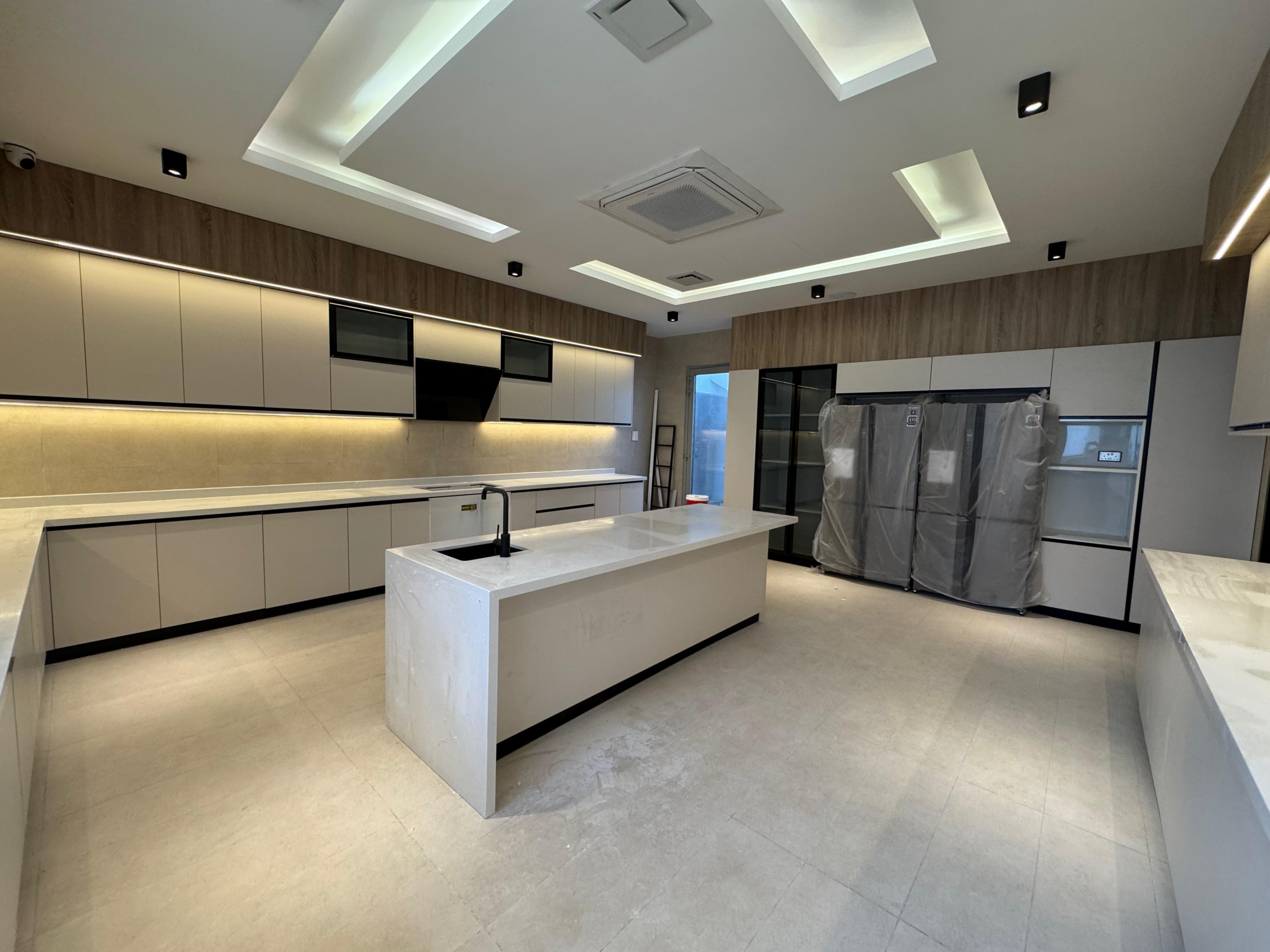 ویلا 7 خوابه برای اجاره در بوصهر | OMR 4,500/mo | مالکیت آزاد عمان thumbnail 5