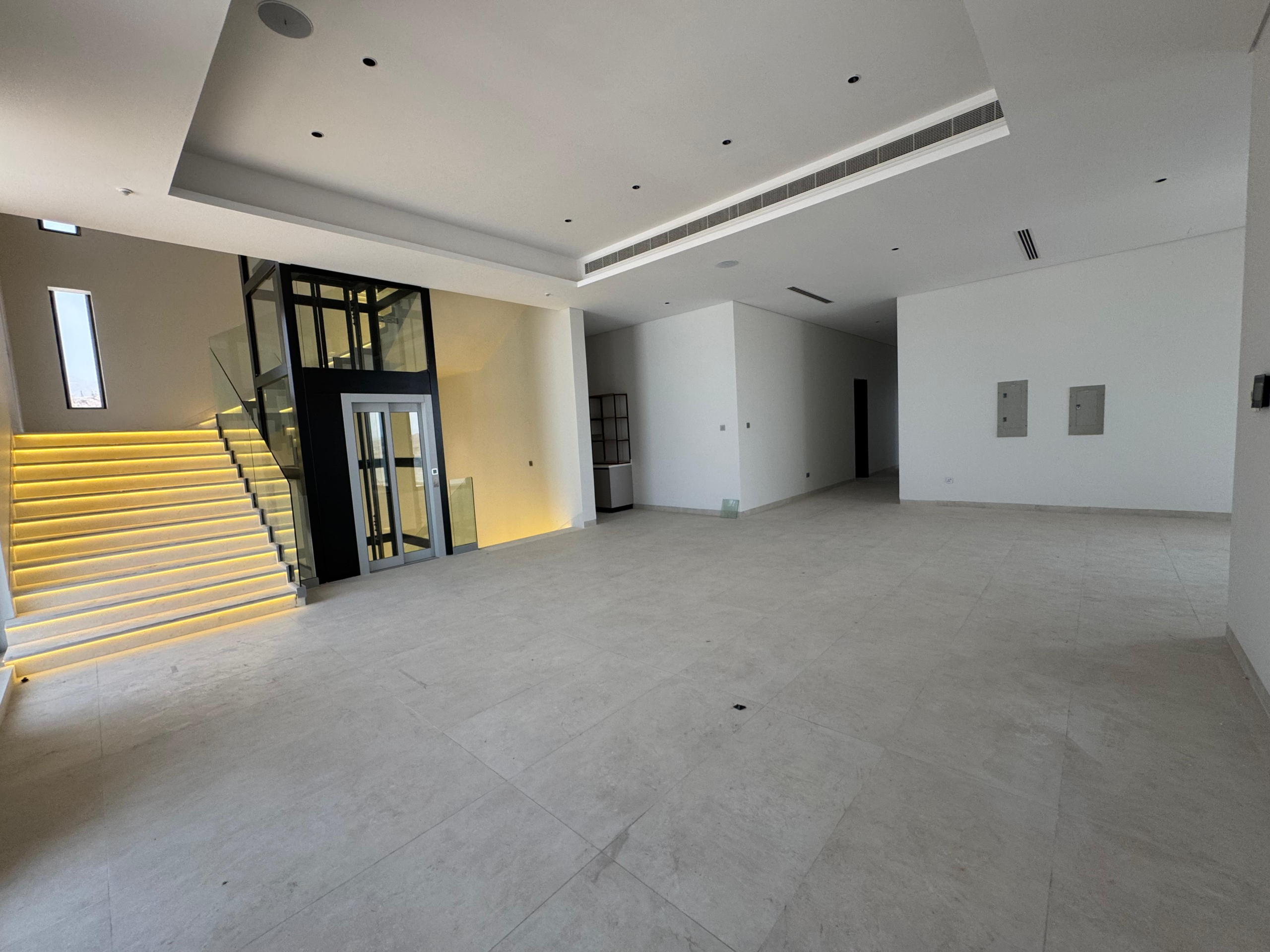 ویلا 7 خوابه برای اجاره در بوصهر | OMR 4,500/mo | مالکیت آزاد عمان thumbnail 7