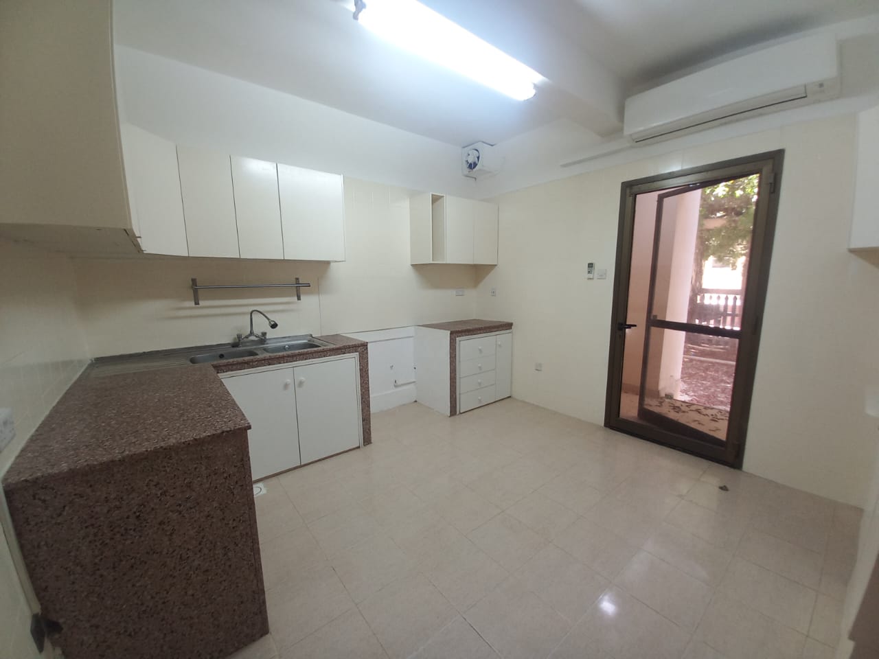 ویلای 3 خوابه اجاره در القرم | OMR 1,300/ماه | تملیک عمان thumbnail 7