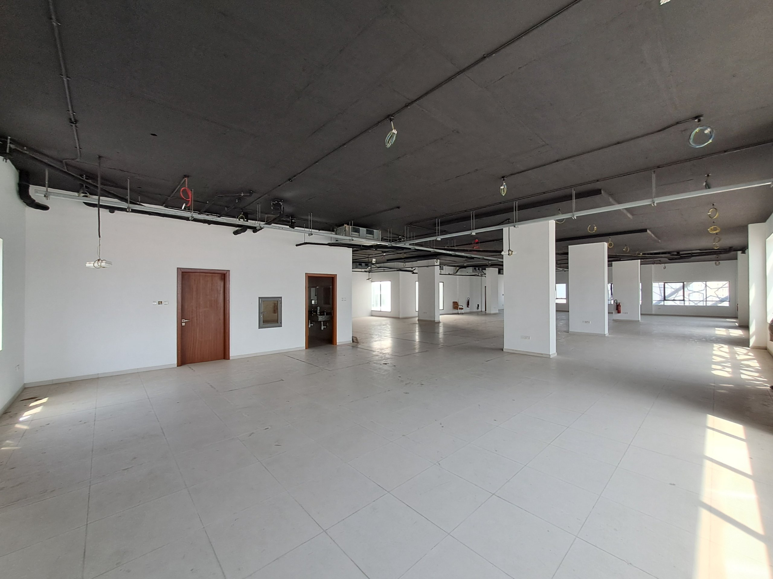 Al Ghubra South 出租辦公室 | 400m² | OMR 3,500/月 | Tamlik Oman thumbnail 3