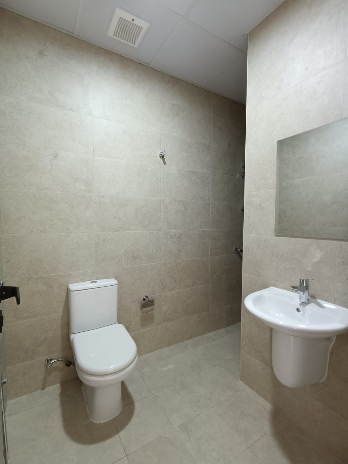 2-Bed Apartment for Rent in Azaiba | OMR 350/mo | Tamlik Oman thumbnail 3