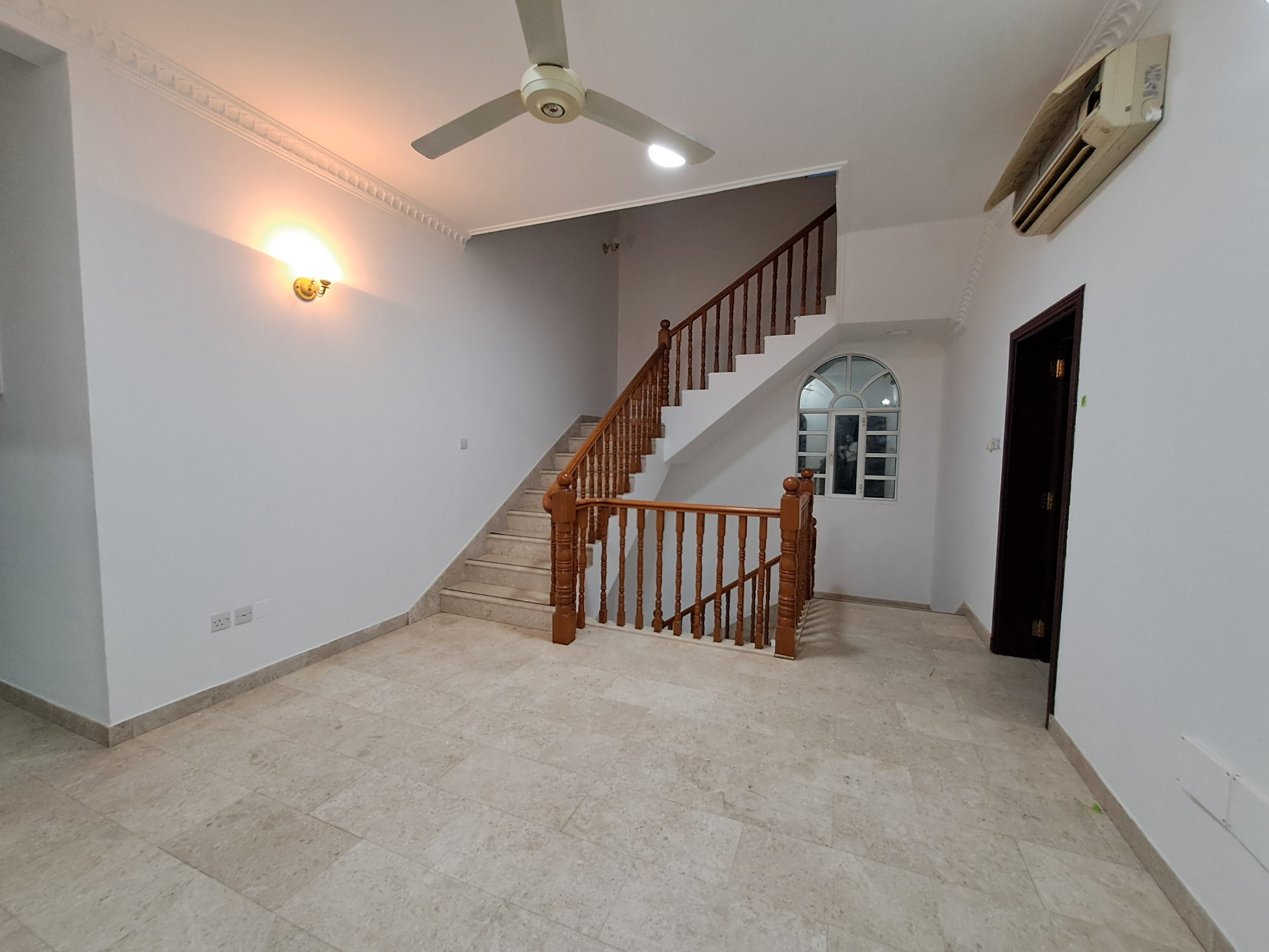 ویلای ۴ خوابه برای اجاره در العذیبه | OMR 870/mo | Tamlik Oman thumbnail 3