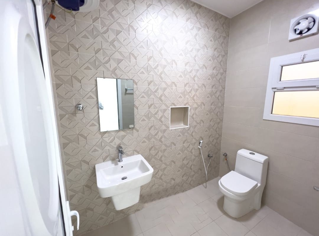 6-Bed Вилла на продажу в Аль-Мавалех Норт | OMR 115,000 | Tamlik Oman thumbnail 2