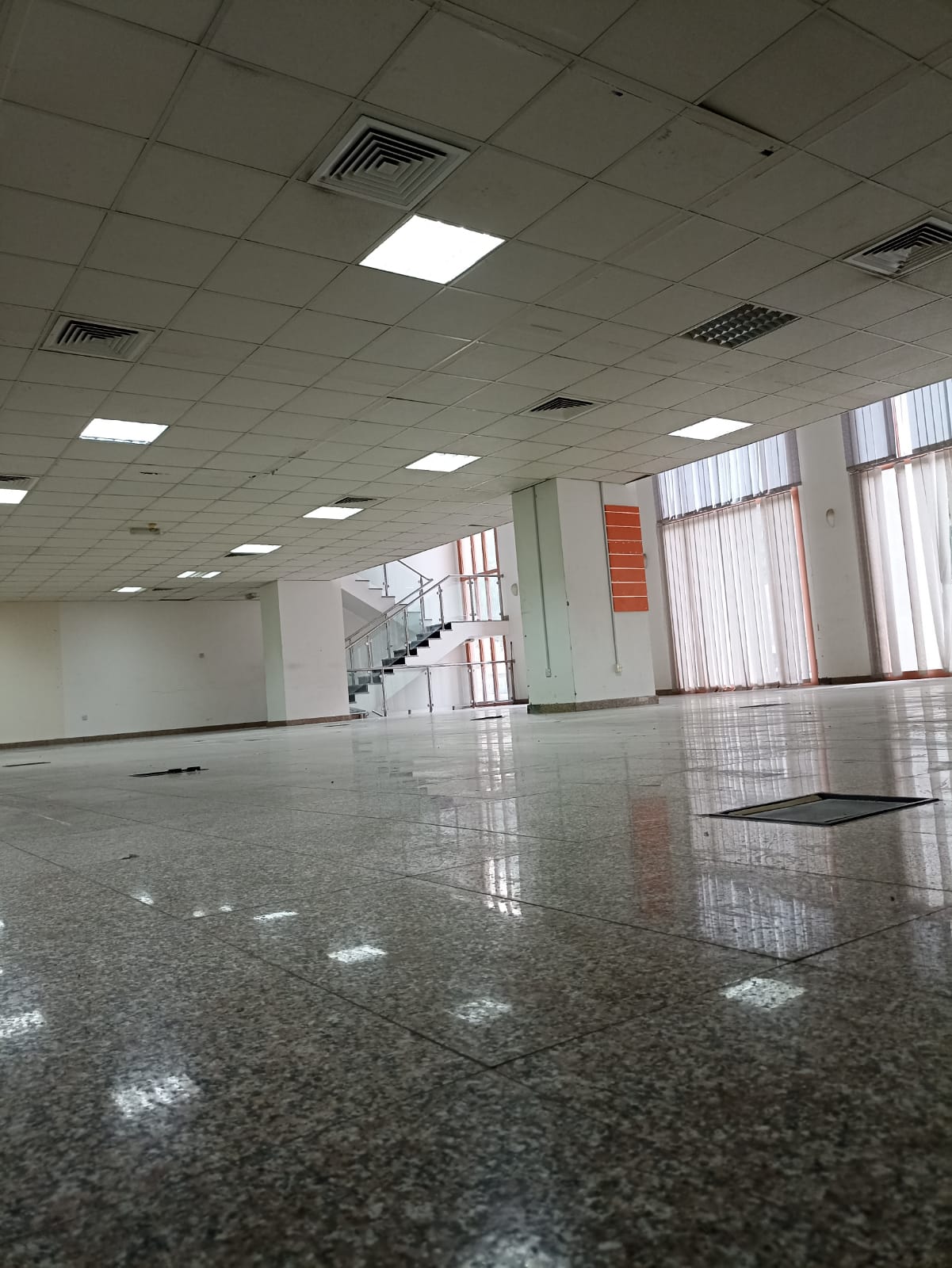 محل تجاري للإيجار في روي | 400 م² | ر.ع. 1,600/شهري | Tamlik Oman thumbnail 3