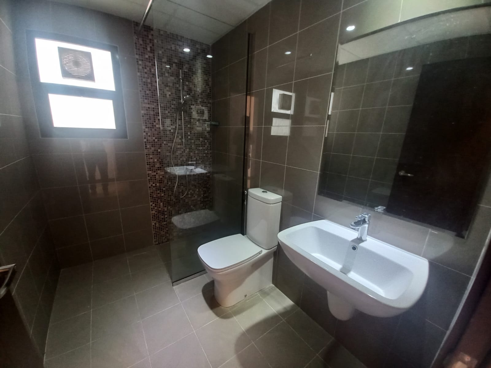 Вилла на 4 спальни на продажу в Аль-Сиб | OMR 90,000 | Tamlik Oman thumbnail 3