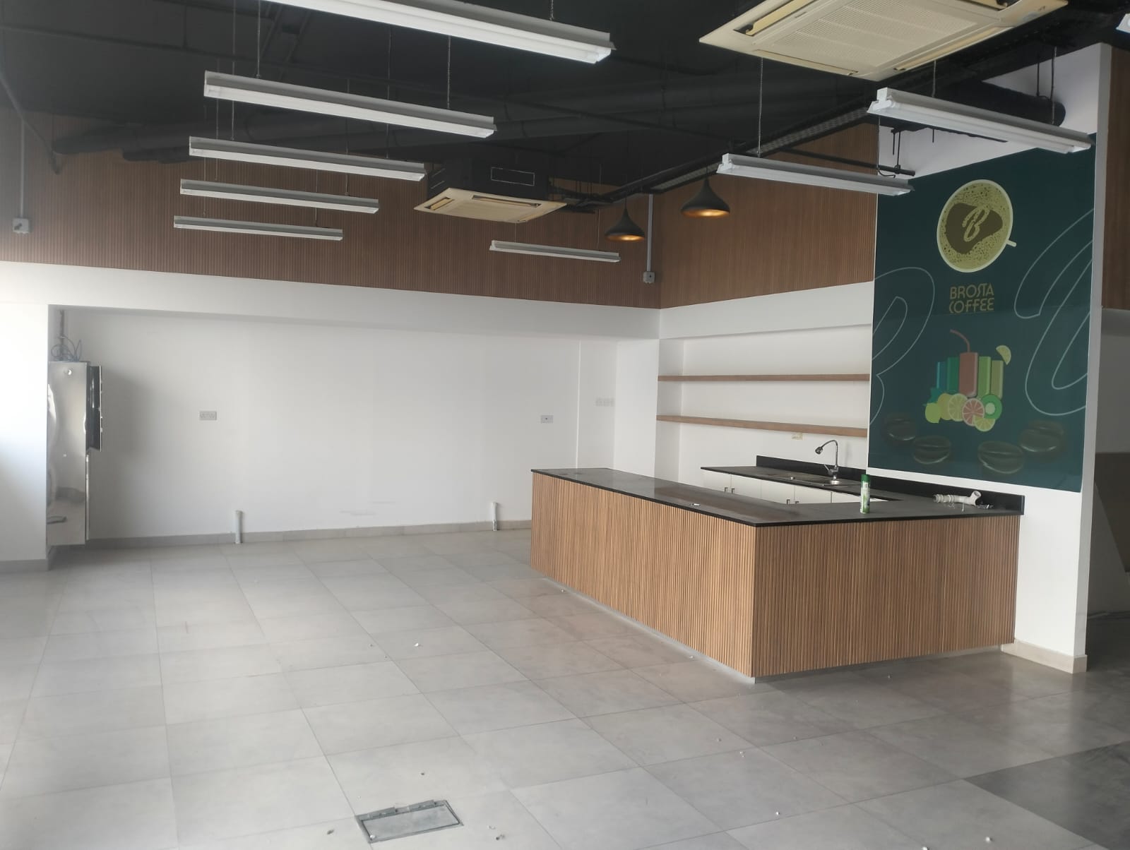 Al Khoud 商鋪出租 | 380m² | OMR 1,500/月 | Tamlik Oman thumbnail 7