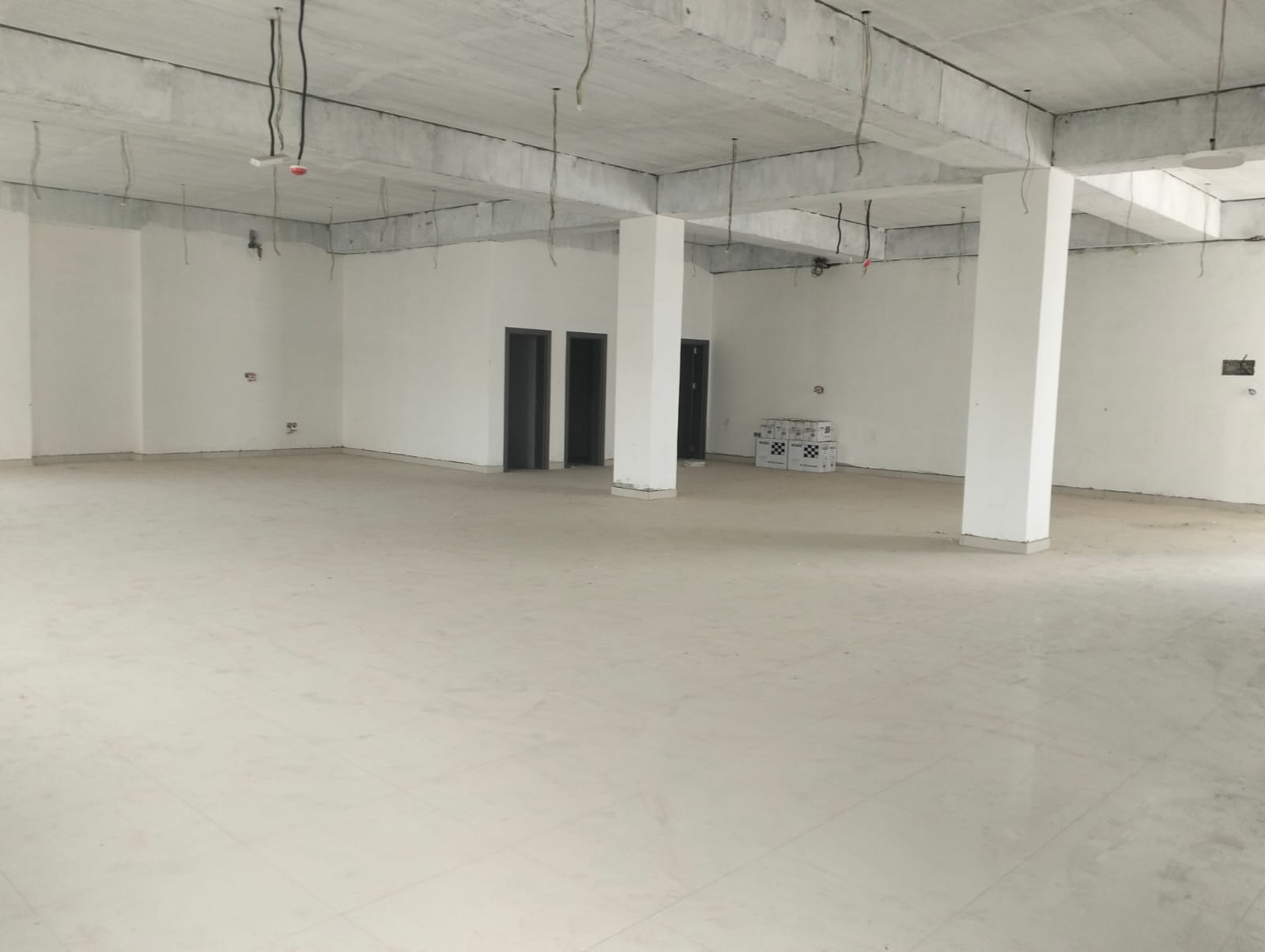 Al Khoud 出租建築 | 3000m² | 每月 OMR 17,000 | Tamlik Oman thumbnail 11