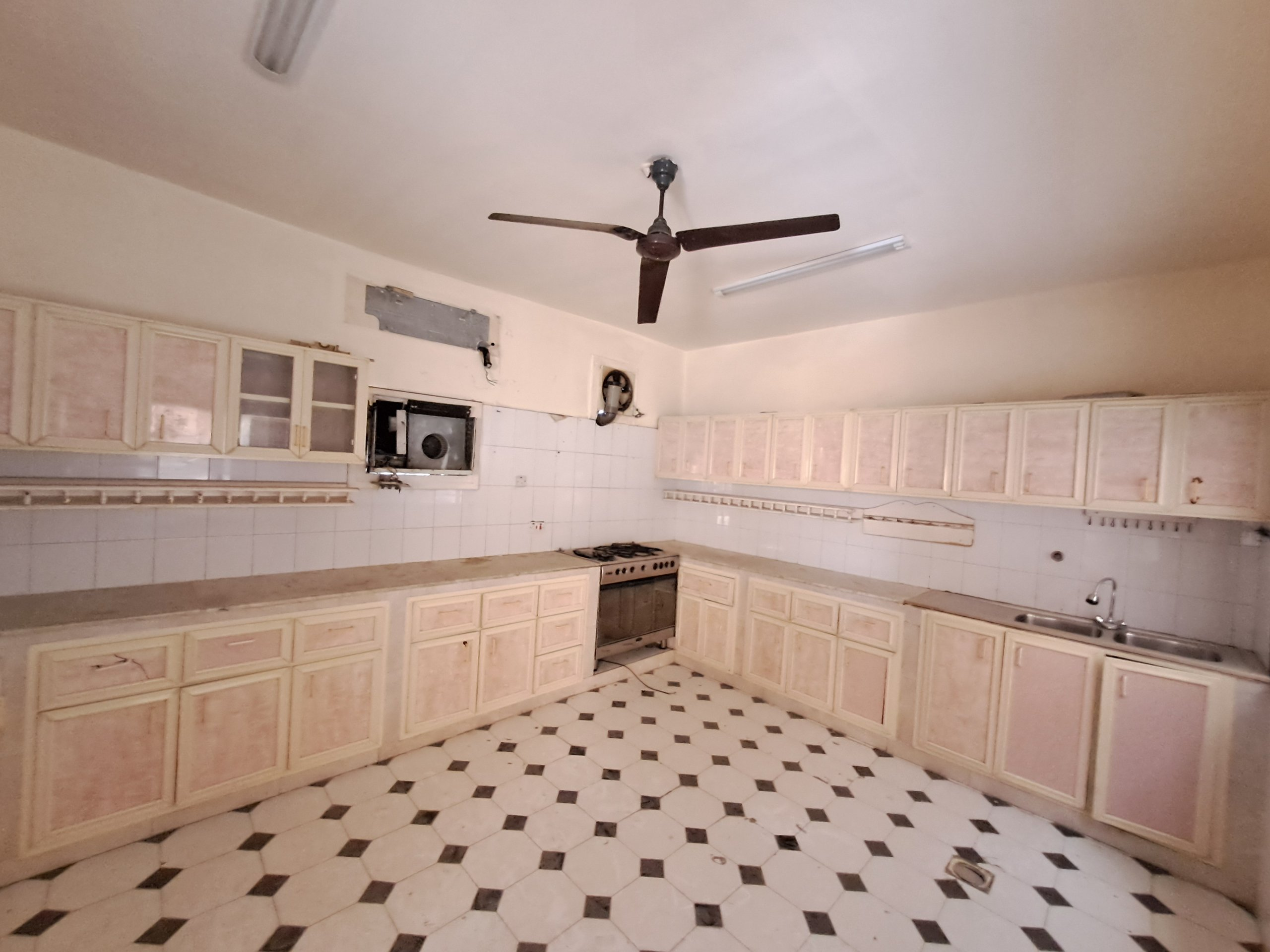 ویلای 6 خوابه برای فروش در الخویر | OMR 160,000 | Tamlik Oman thumbnail 10