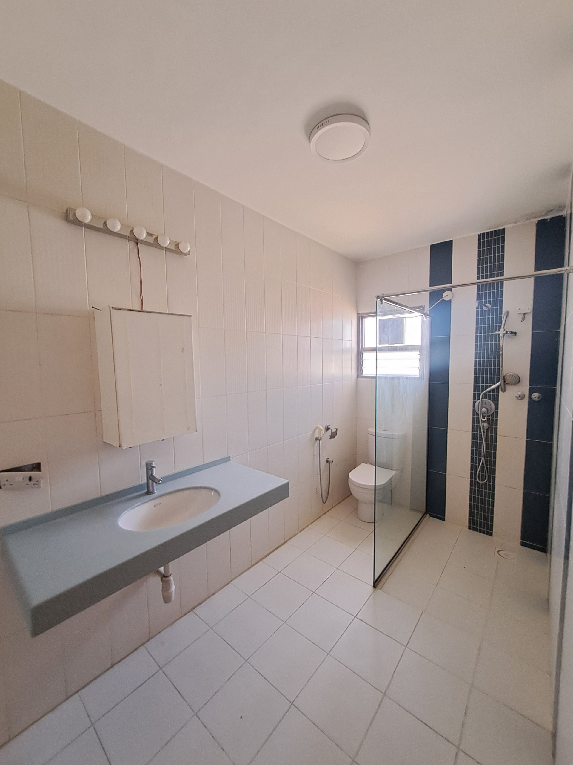 ویلای 6 خوابه برای فروش در الخویر | OMR 160,000 | Tamlik Oman thumbnail 3