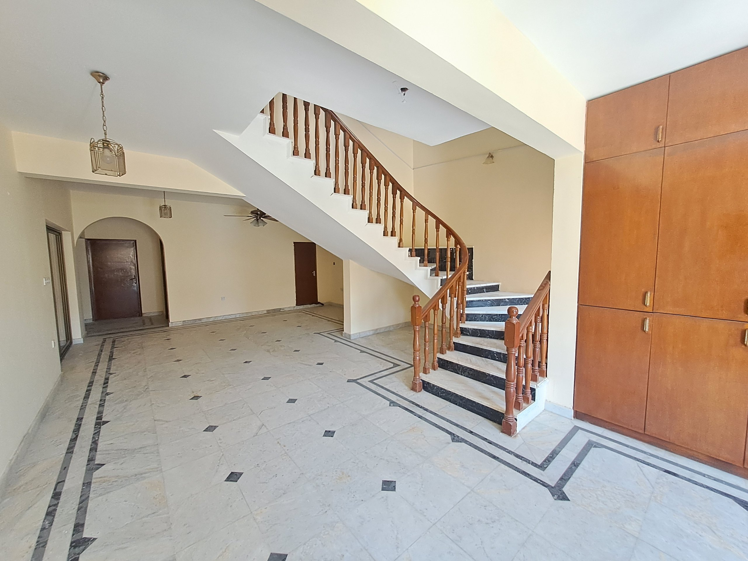 ویلای 6 خوابه برای فروش در الخویر | OMR 160,000 | Tamlik Oman thumbnail 4