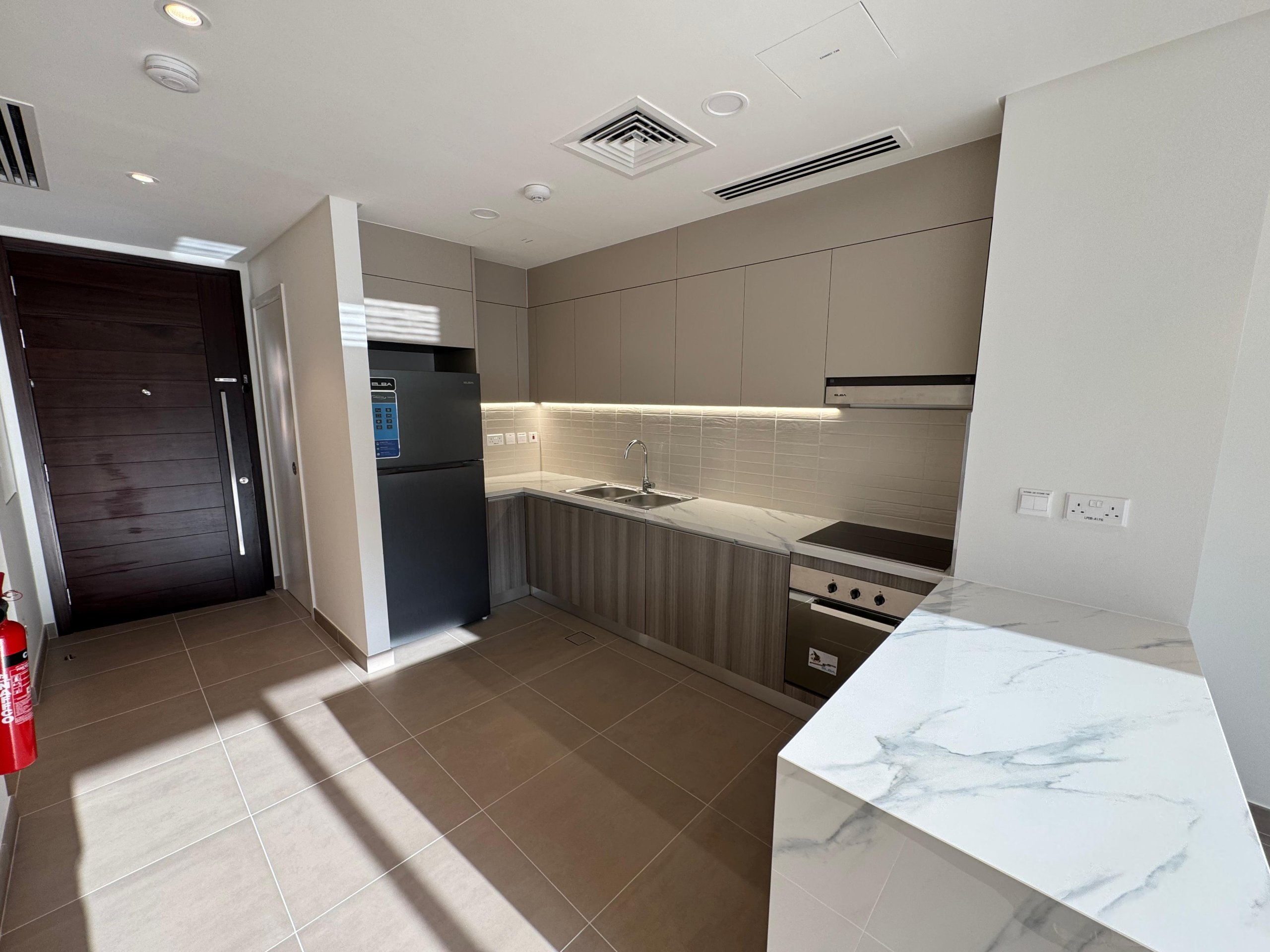 تاون‌هاوس 3 خوابه برای اجاره در الموج | OMR 1,200/mo | Tamlik Oman thumbnail 3