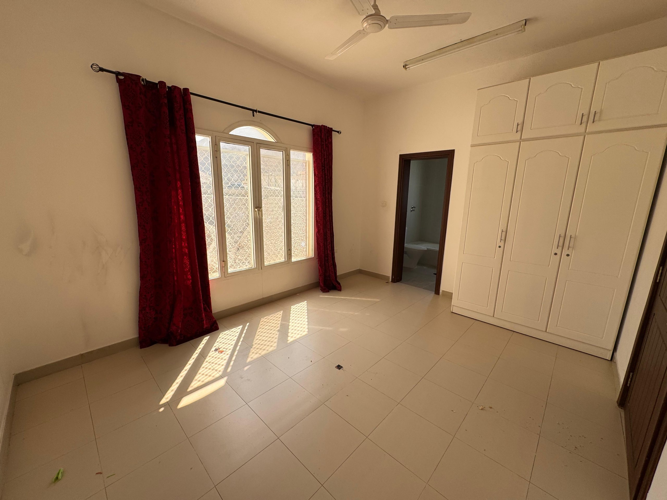 Al Qurum 29 出租 5-臥室別墅 | 每月 OMR 600 | Tamlik Oman thumbnail 5