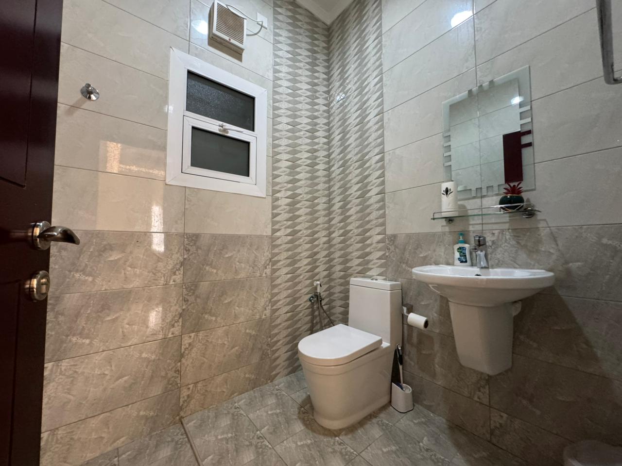 Al Khoud 出租 4-臥室聯排別墅 | 每月 OMR 500 | Tamlik Oman thumbnail 8