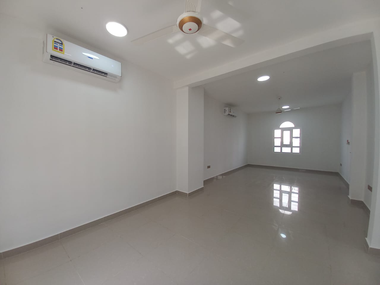 ویلا برای فروش در الحيل الشمالي | OMR 600,000 | مالکیت آزاد عمان thumbnail 9