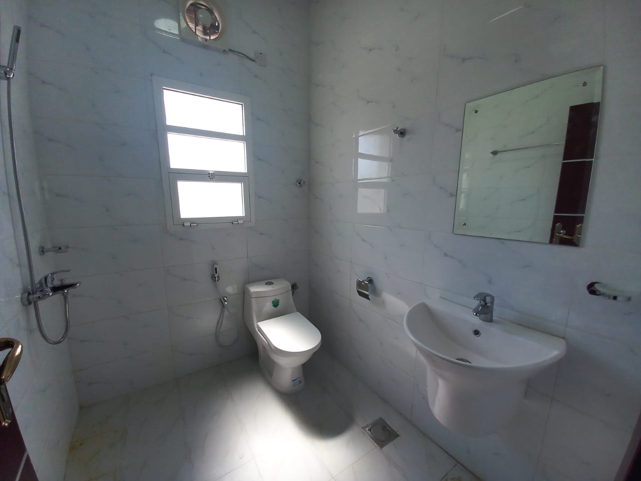 ویلا برای فروش در الحيل الشمالي | OMR 600,000 | مالکیت آزاد عمان thumbnail 2