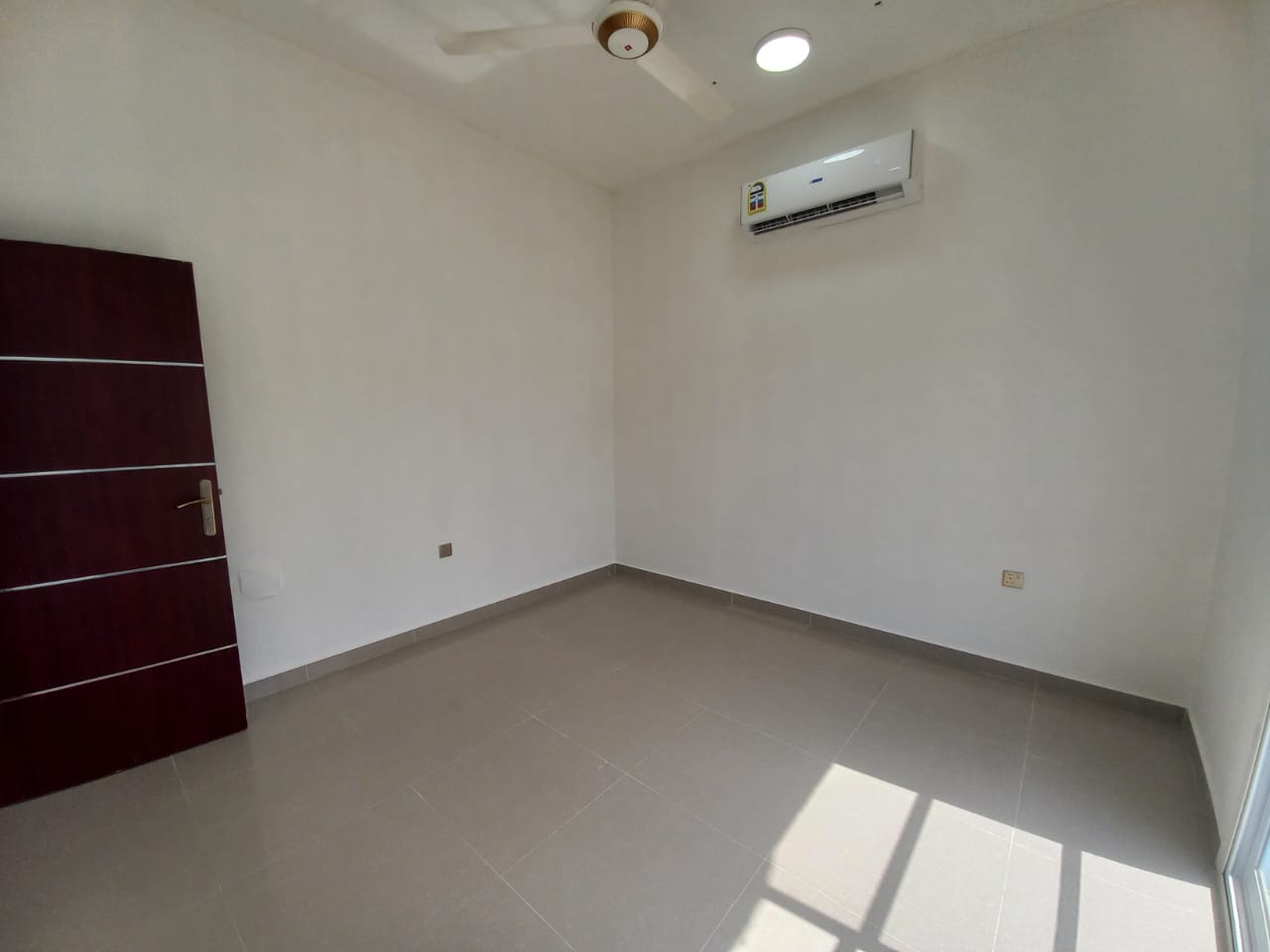 ویلا برای فروش در الحيل الشمالي | OMR 600,000 | مالکیت آزاد عمان thumbnail 3