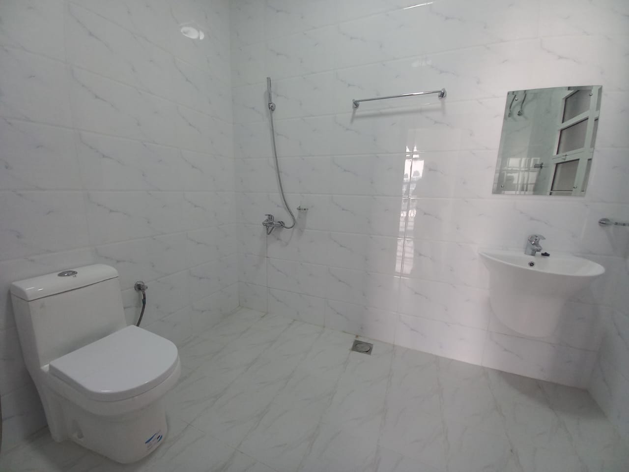 ویلا برای فروش در الحيل الشمالي | OMR 600,000 | مالکیت آزاد عمان thumbnail 6