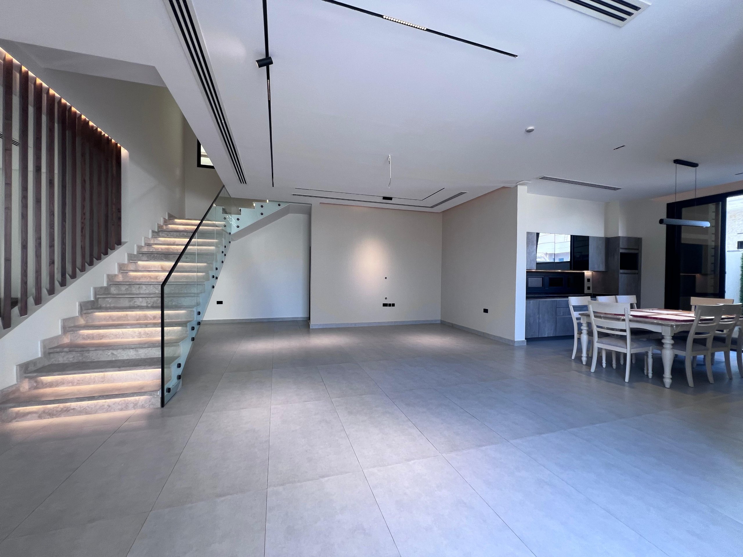 ویلای ۶ خوابه برای فروش در الخود | OMR 167,000 | Tamlik Oman thumbnail 4