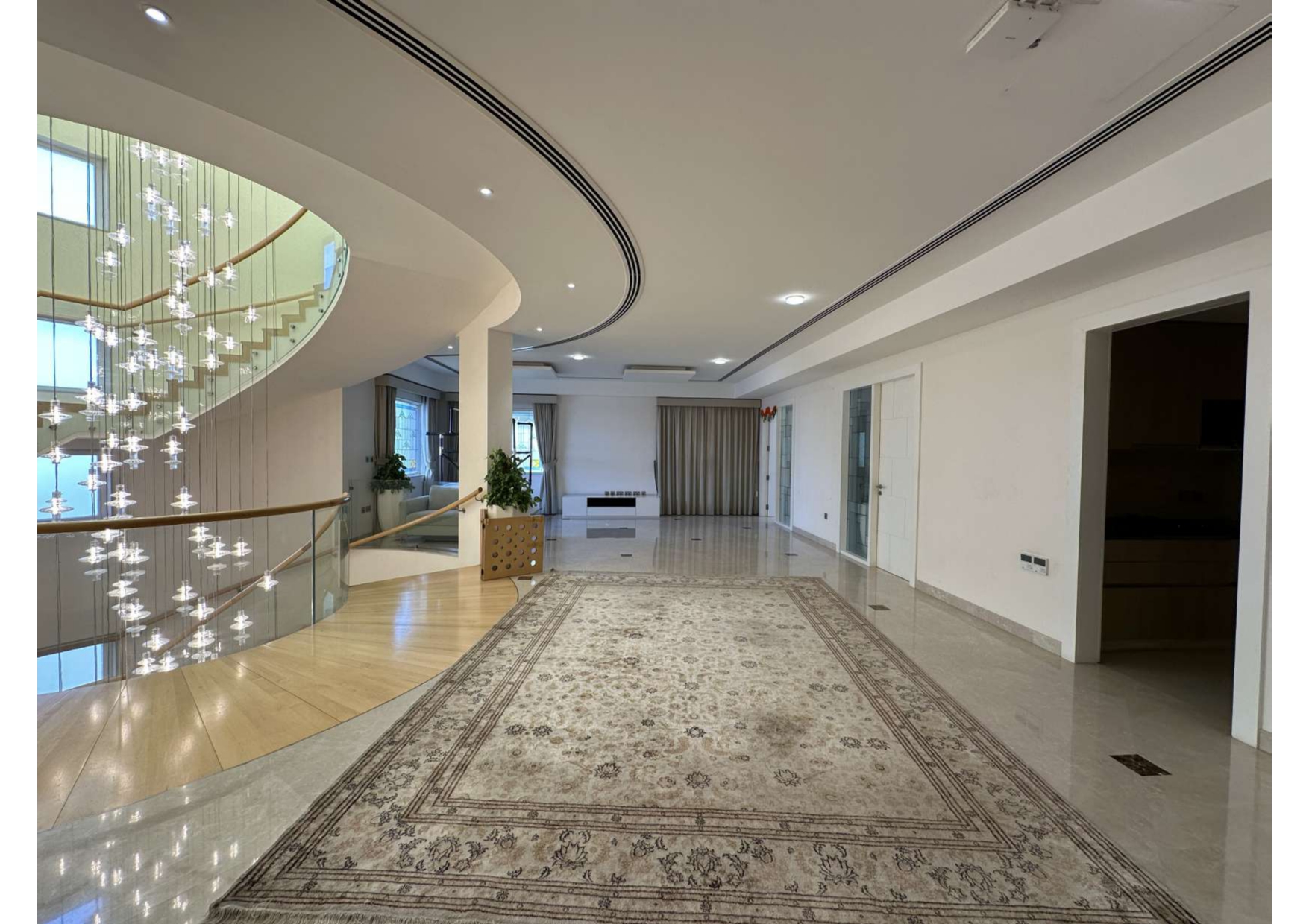 7-Bed Villa for Rent in Madinat Al Sultan Qaboos | OMR 4,500/mo | Tamlik Oman thumbnail 3