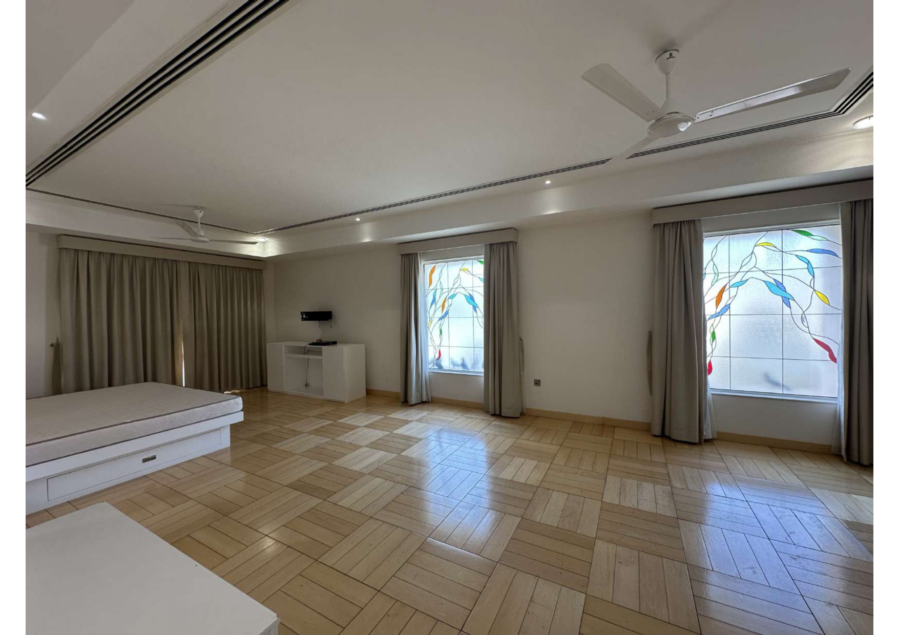 7-Bed Villa for Rent in Madinat Al Sultan Qaboos | OMR 4,500/mo | Tamlik Oman thumbnail 4