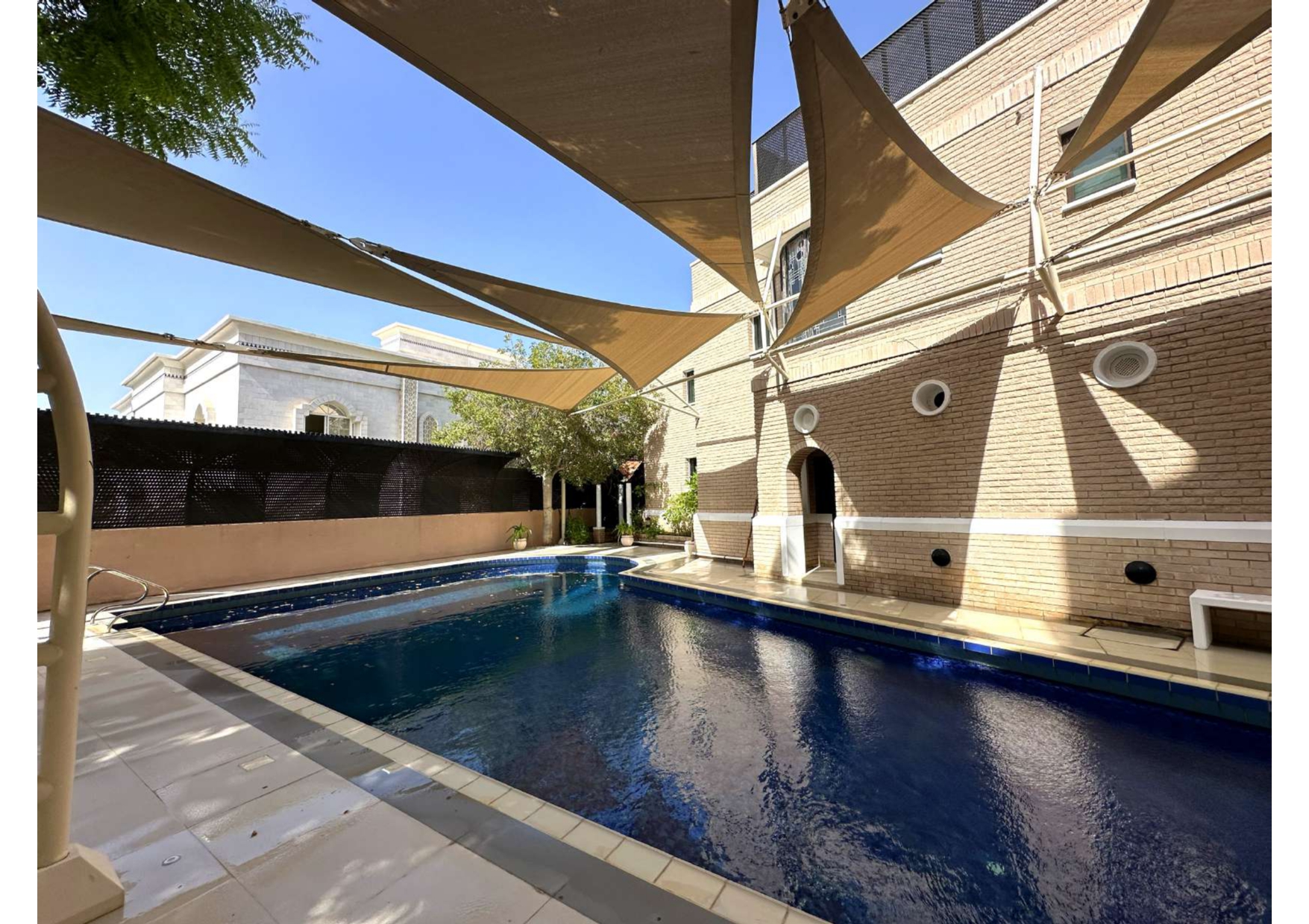 7-Bed Villa for Rent in Madinat Al Sultan Qaboos | OMR 4,500/mo | Tamlik Oman thumbnail 10