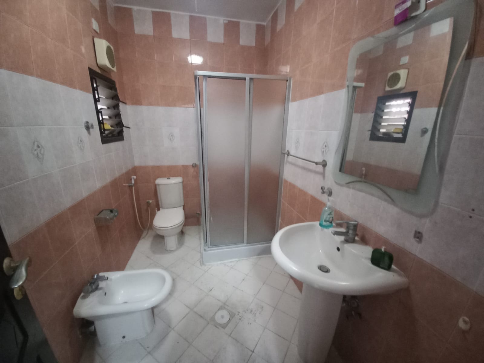 فيلا تجارية للإيجار في العذيبة | ر.ع. 1,000/شهري | Tamlik Oman thumbnail 2