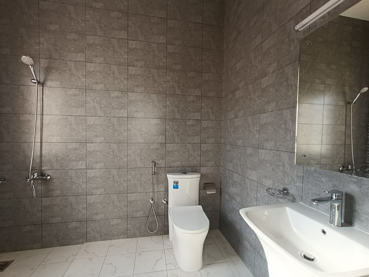 1-Bed Apartment for Rent in Al Qurum 29 | OMR 240/mo | Tamlik Oman thumbnail 6