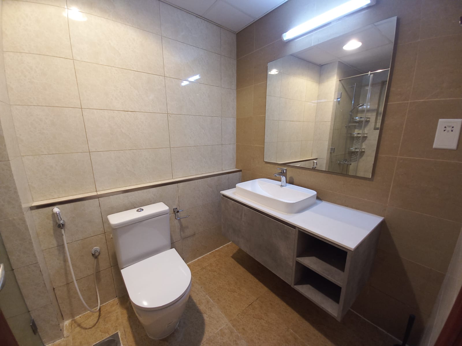 آپارتمان 2 خوابه برای فروش در العذیبه | OMR 68,000 | Tamlik Oman thumbnail 7