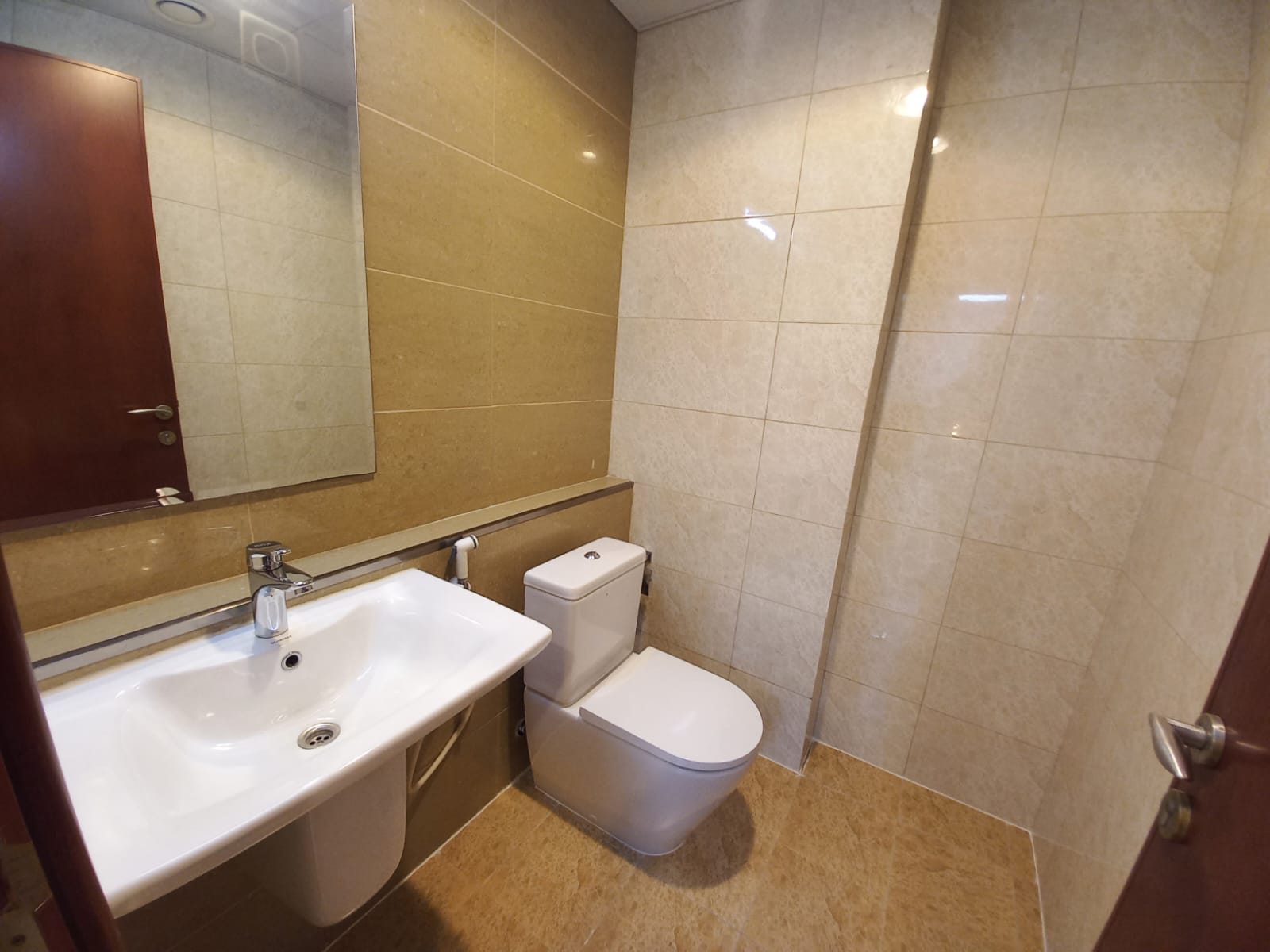 آپارتمان 2 خوابه برای فروش در العذیبه | OMR 68,000 | Tamlik Oman thumbnail 9