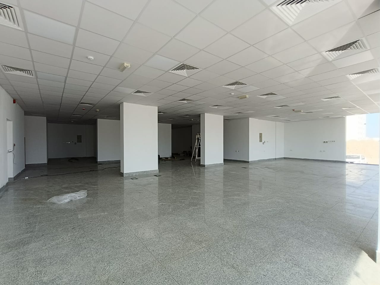 Showroom for Rent in Al Maabila | 500m² | OMR 1,700/mo | Tamlik Oman thumbnail 4