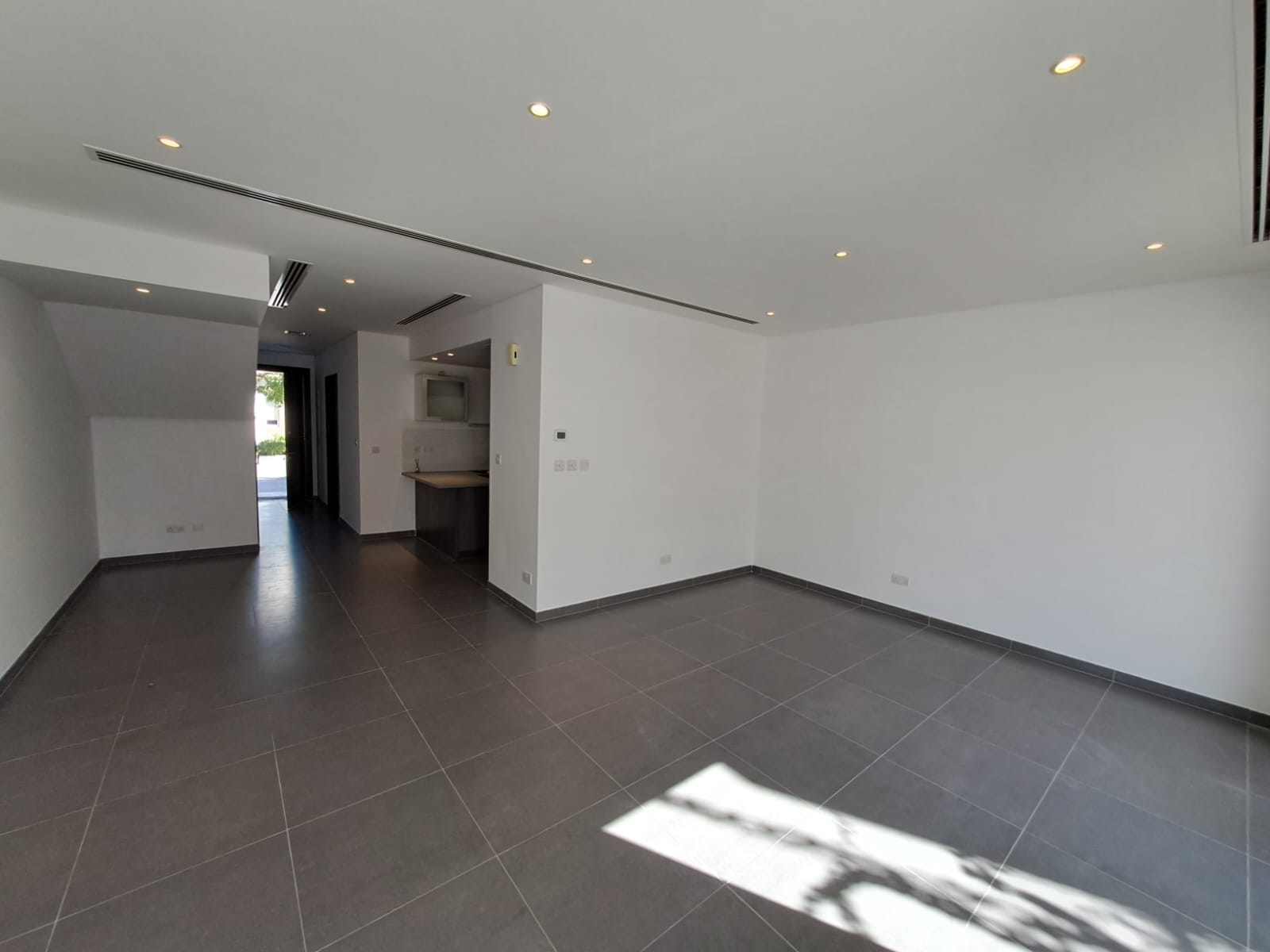 تاون‌هاوس ۴ خوابه اجاره در المعبیلة | OMR 1,100/mo | Tamlik Oman thumbnail 2