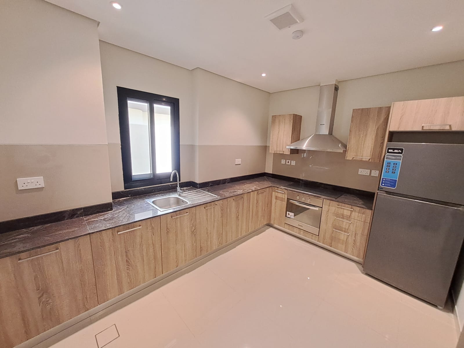 تاون‌هاوس ۴ خوابه اجاره‌ای در بوشهر | OMR 1,000/mo | Tamlik Oman thumbnail 4