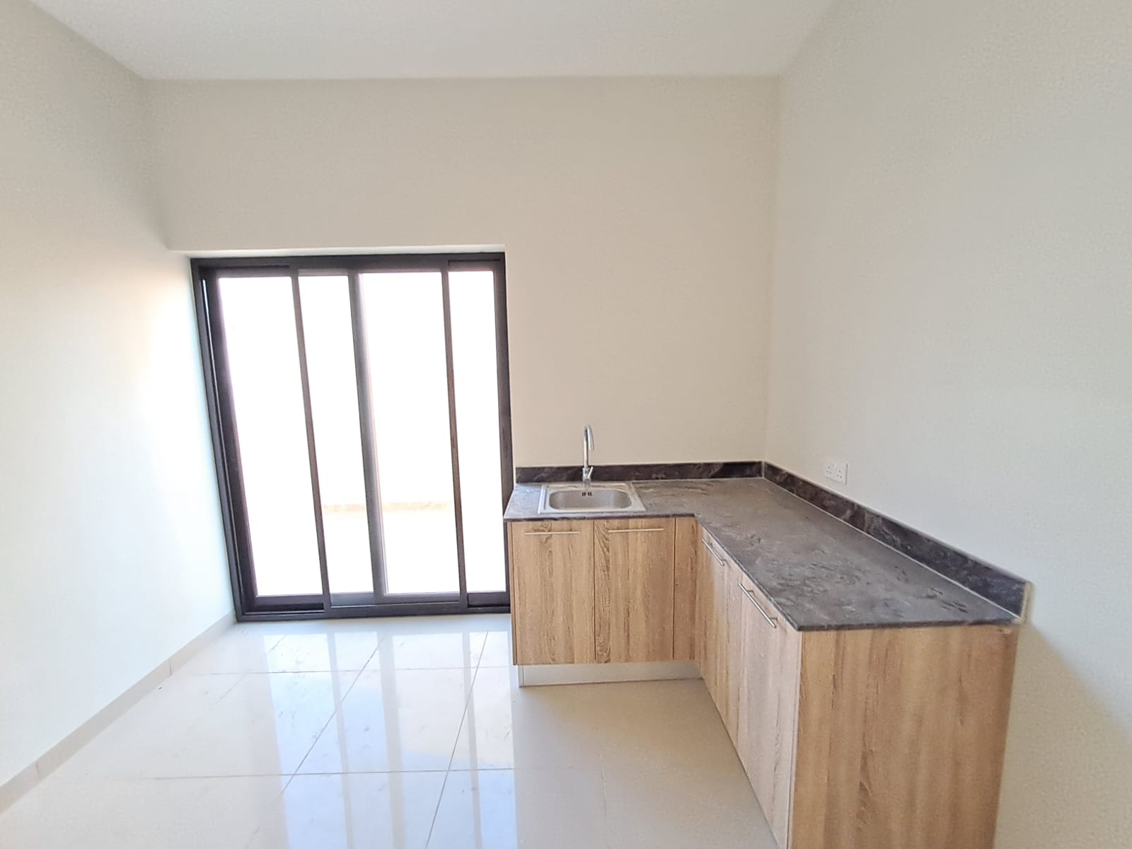 تاون‌هاوس ۴ خوابه اجاره‌ای در بوشهر | OMR 1,000/mo | Tamlik Oman thumbnail 5