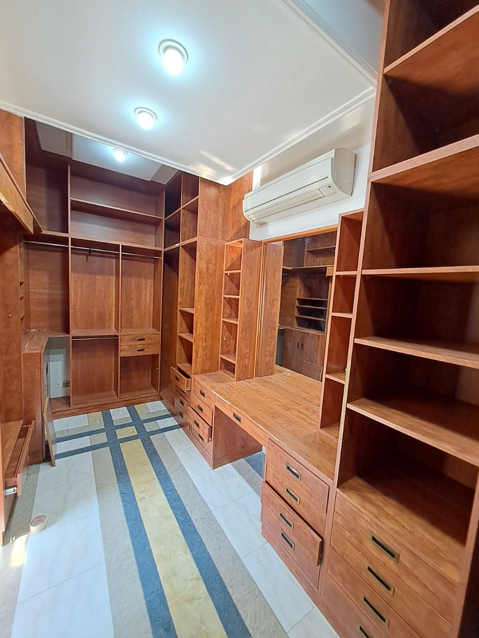 ویلا ۷ خوابه اجاره در العذیبه | OMR 1,500/ماه | تملیک عمان thumbnail 6