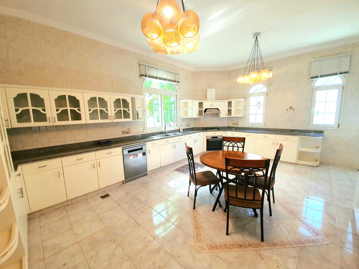 فيلا 4 غرف نوم للإيجار في شاطئ القرم | ر.ع. 2,000/شهريًا | ملكية حرة عمان thumbnail 11