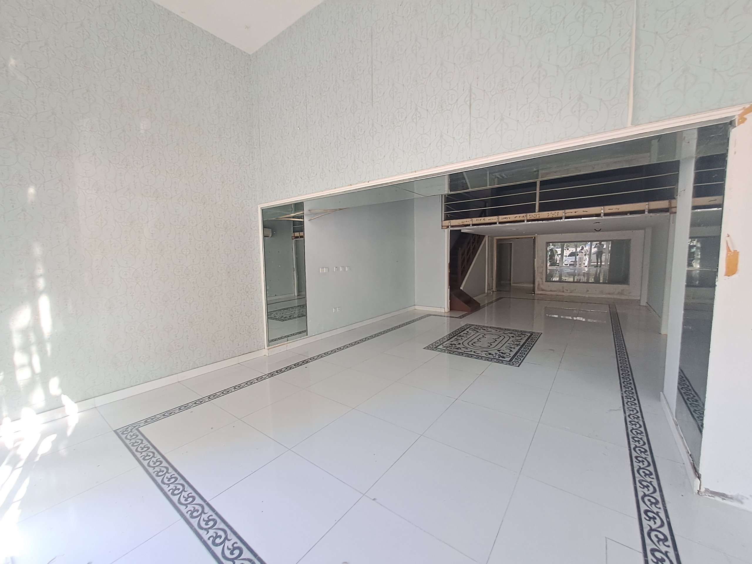 مغازه اجاره‌ای در شاطی القروم | 72م² | OMR 700/ماه | Tamlik Oman thumbnail 3