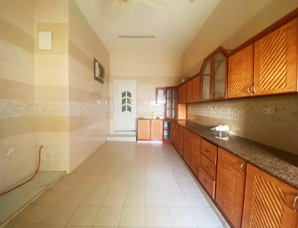 出售 Al Mawaleh South 12 臥室別墅 | OMR 170,000 | Tamlik Oman thumbnail 4