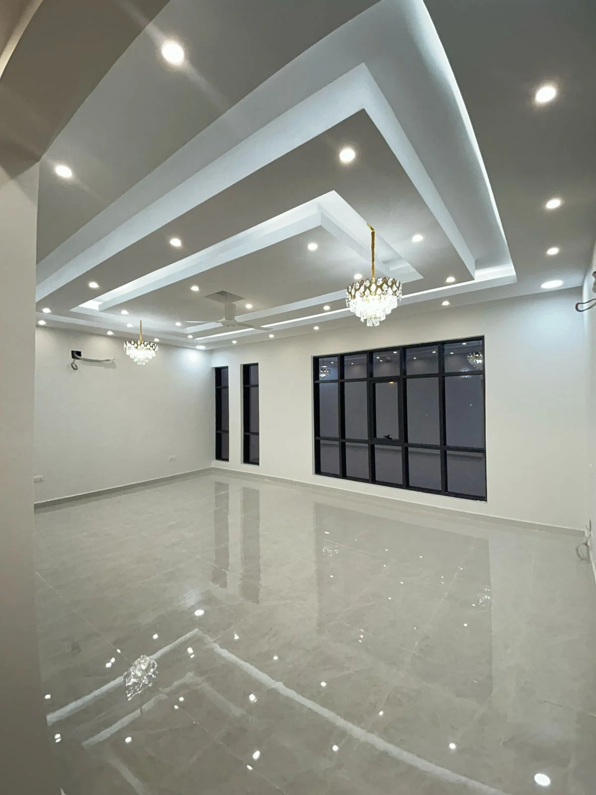 ویلای ۵ خوابه برای فروش در المعبیلة | OMR 90,000 | Tamlik عمان thumbnail 4