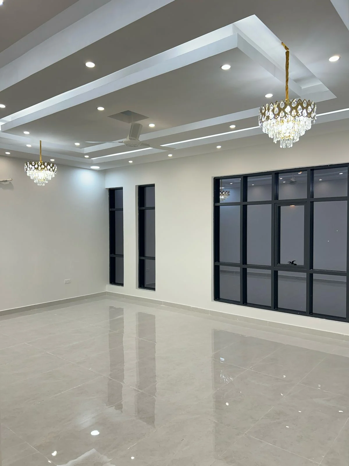 ویلای ۵ خوابه برای فروش در المعبیلة | OMR 90,000 | Tamlik عمان thumbnail 2